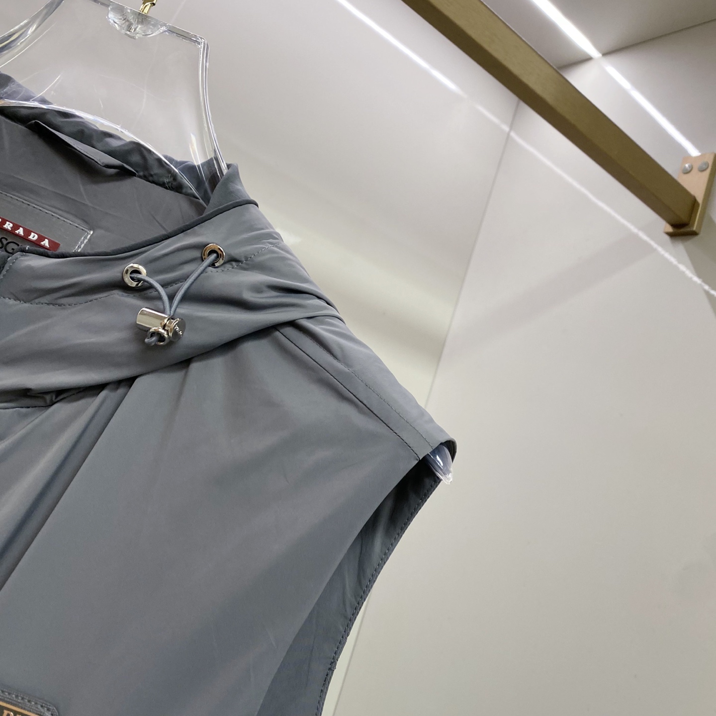 Prada 普拉达马甲 2026ss春季新款马甲夹克外套最新设计款 秀场新品‼品相非常完美，三标齐全色泽