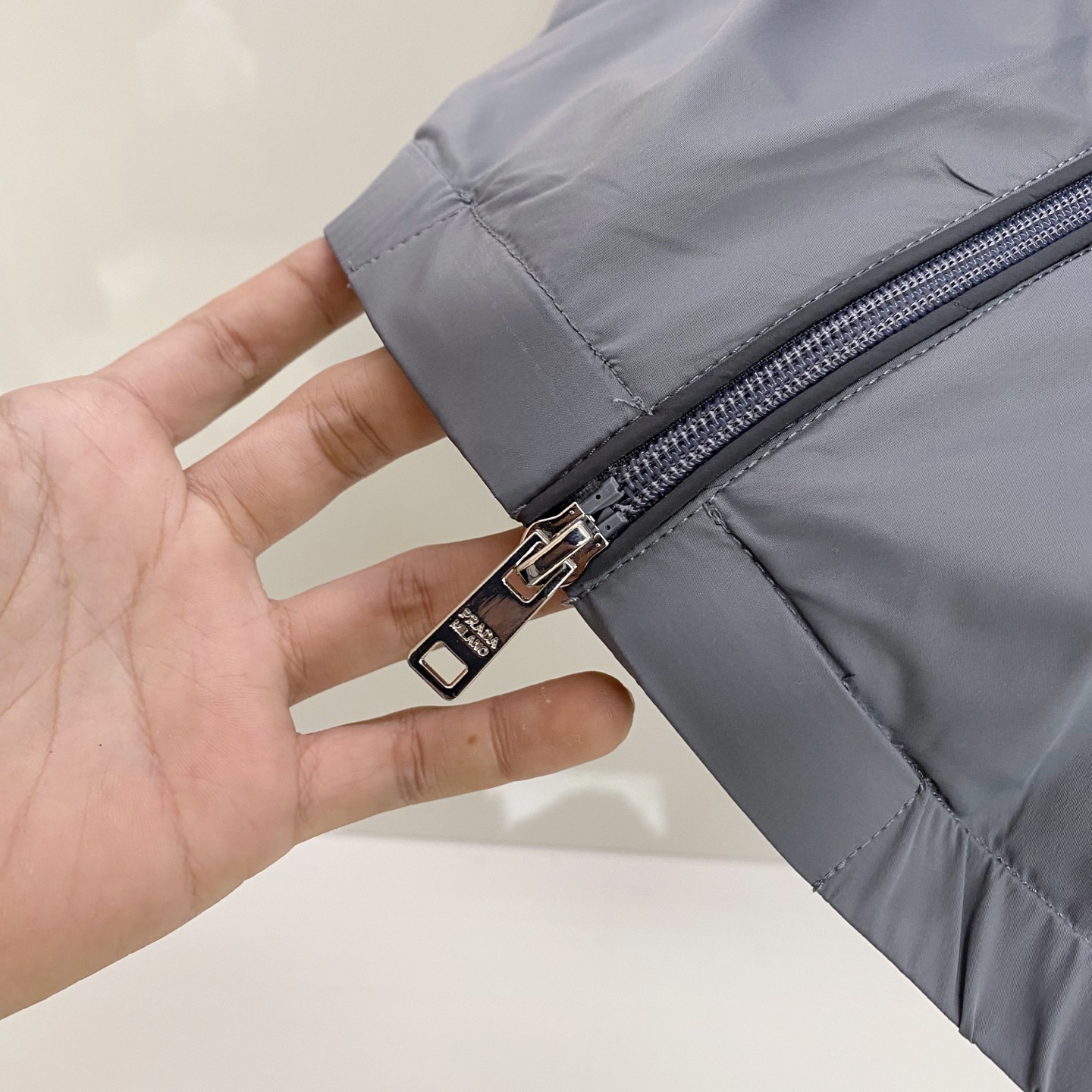 Prada 普拉达马甲 2026ss春季新款马甲夹克外套最新设计款 秀场新品‼品相非常完美，三标齐全色泽