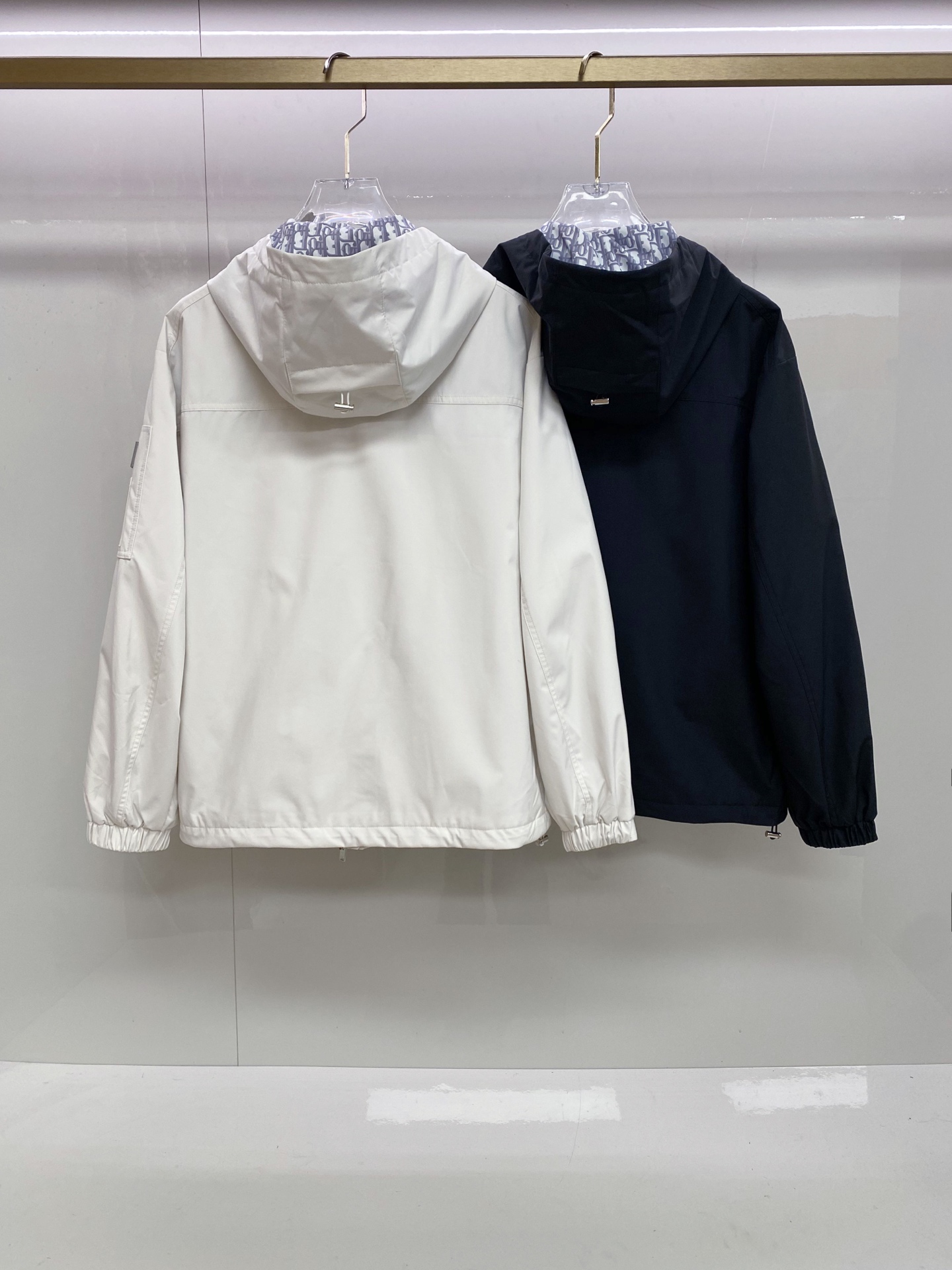 Dior 迪奥 2026ss春季新款连帽夹克外套全高端版本！高定专柜面料辅料，透气舒适度高，细节无可挑剔