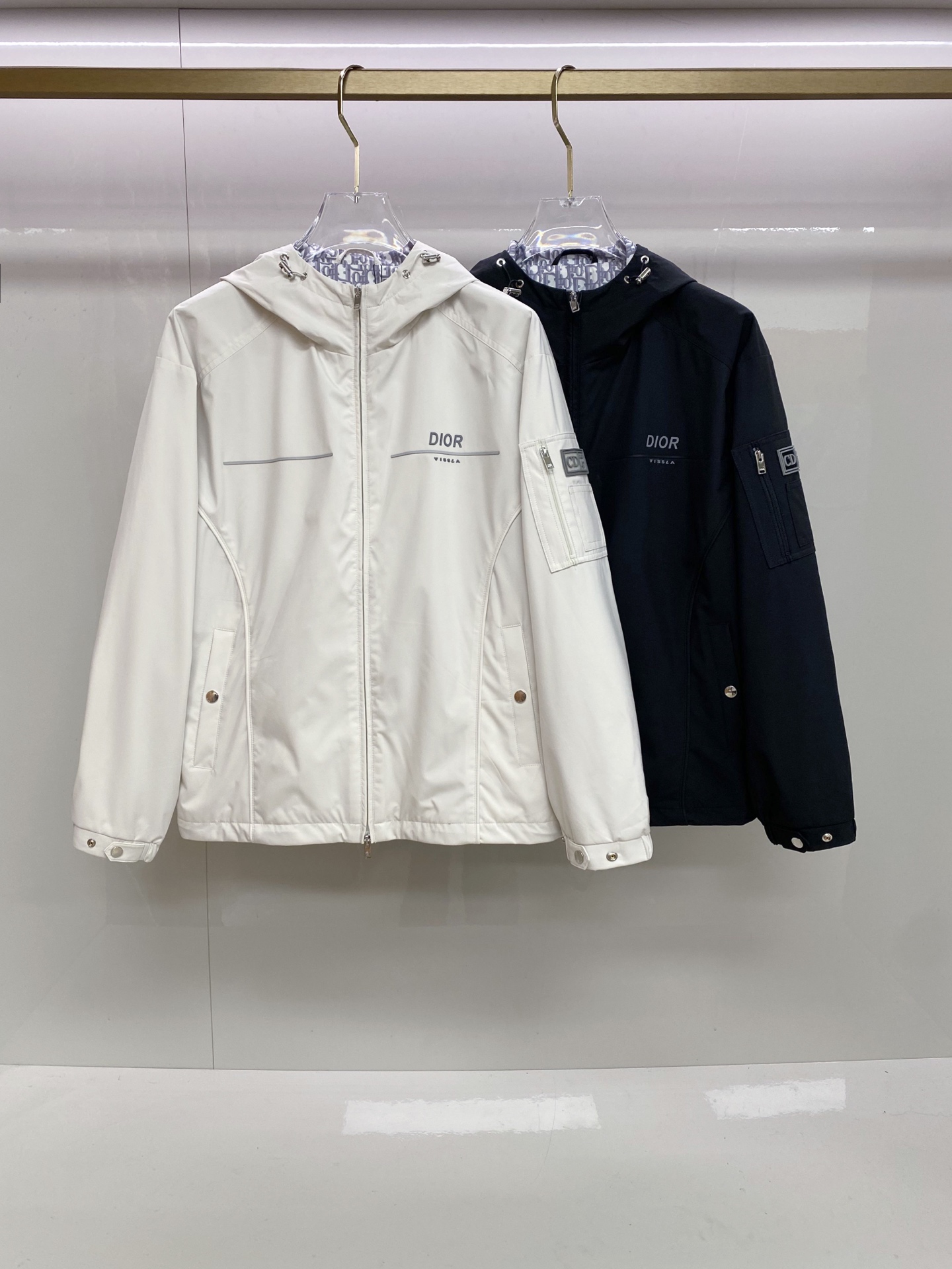 Dior 迪奥 2026ss春季新款连帽夹克外套全高端版本！高定专柜面料辅料，透气舒适度高，细节无可挑剔