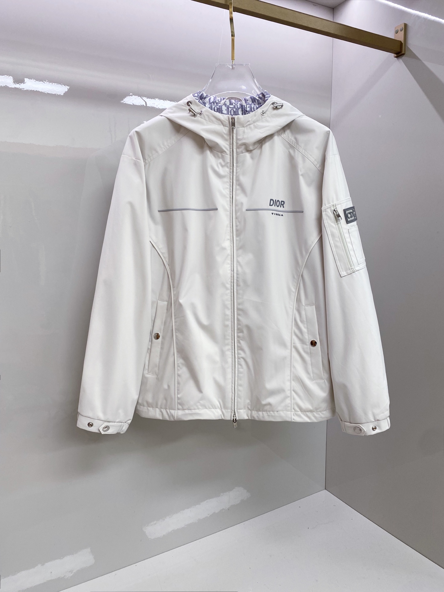 Dior 迪奥 2026ss春季新款连帽夹克外套全高端版本！高定专柜面料辅料，透气舒适度高，细节无可挑剔