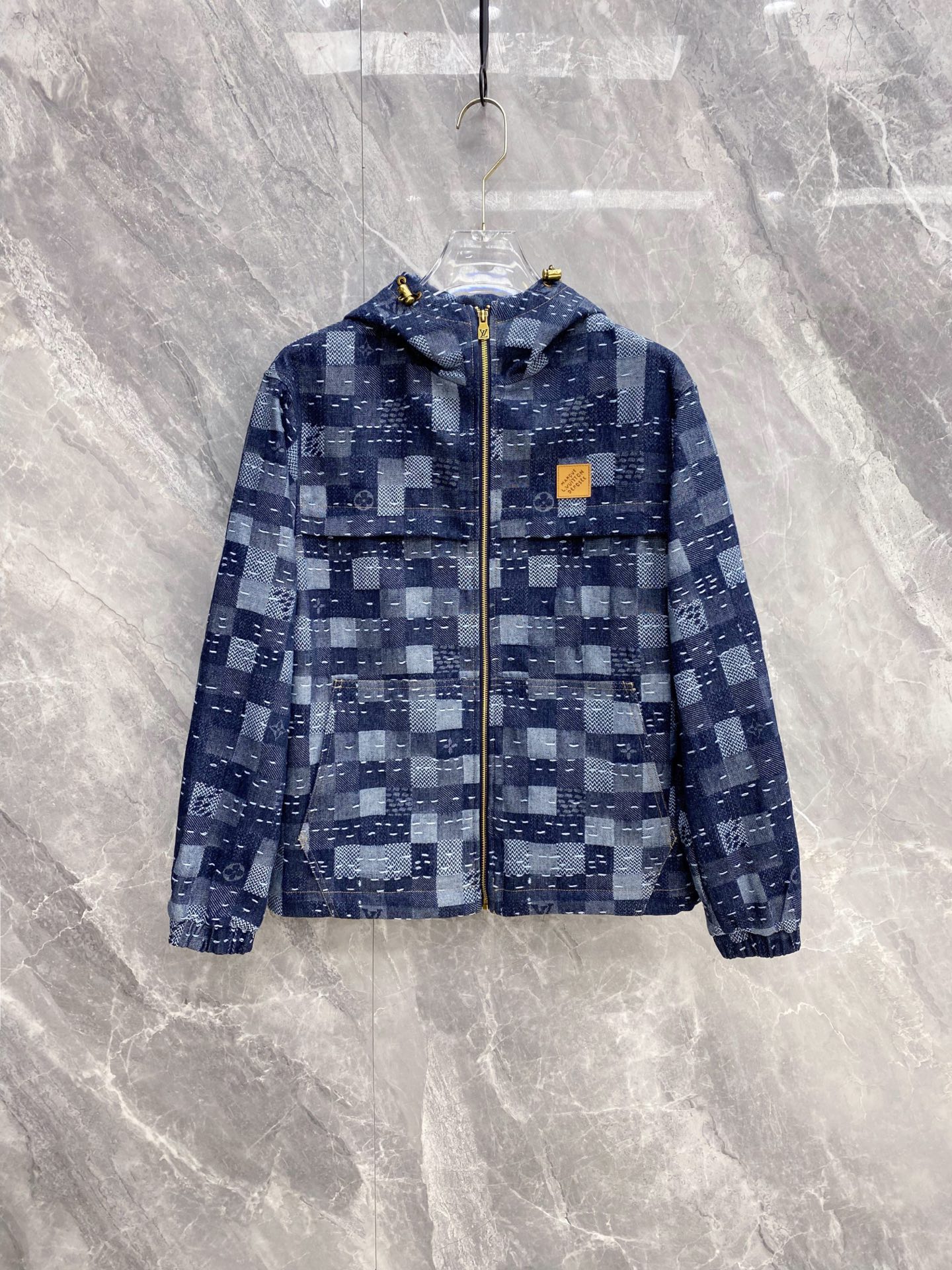 NO:761011,LV 2026ss new spring jacket, full high-end version!  Haute couture counter fabric accessories, high breathability and comfort, impeccable details, exquisite workmanship and complex craftsmanship, casual tailoring, awesome upper body shape, color blue, code size 48-56,, louis vuitton, jackets & coats, jackets & coats,19860909LV 2026ss春季新款夹克外套 全高端版本！高定专柜面料辅料,透气舒适度高,细节无可挑剔,做工考究工艺复杂,呈现休闲裁剪,上身版型超赞 颜色蓝色 码数48-56,,louis vuitton,jackets & coats,jackets & coats,,Men's clothing