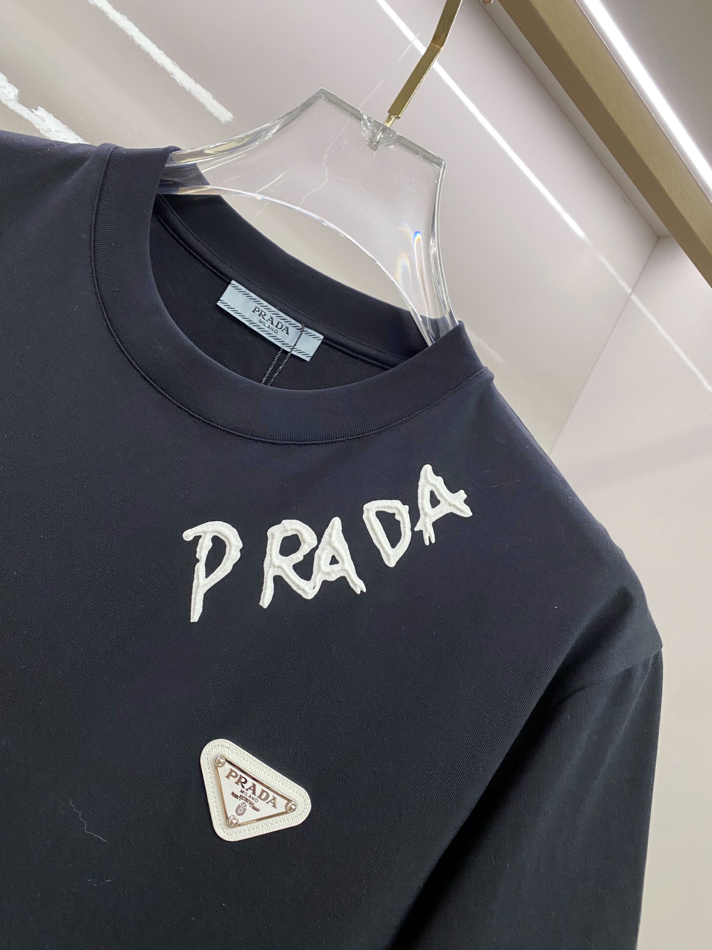 Prada 普拉达 2026ss 春夏新款首发专柜最新款短袖圆领T恤 高端订制 设计前卫时尚！品牌log