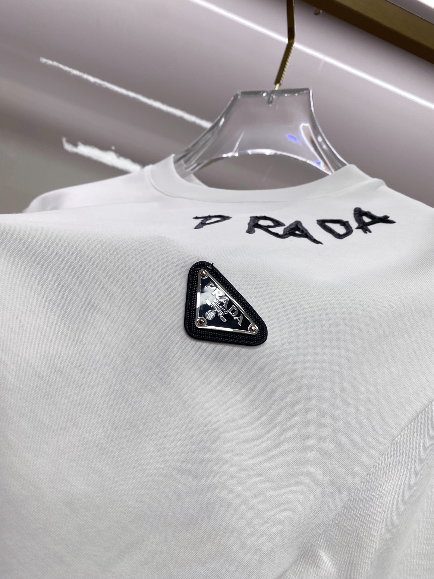 Prada 普拉达 2026ss 春夏新款首发专柜最新款短袖圆领T恤 高端订制 设计前卫时尚！品牌log