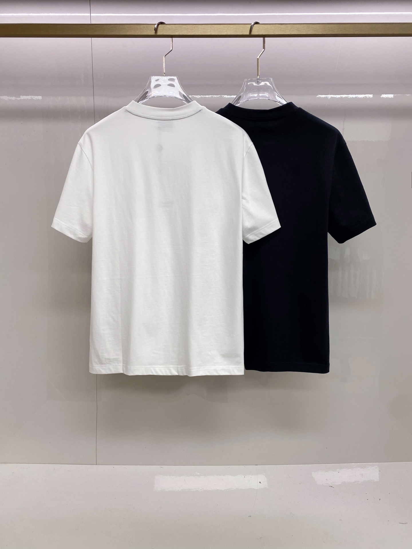 Moncler 蒙口 2026ss 春夏新款首发专柜最新款短袖圆领T恤 高端订制 设计前卫时尚！品牌lo