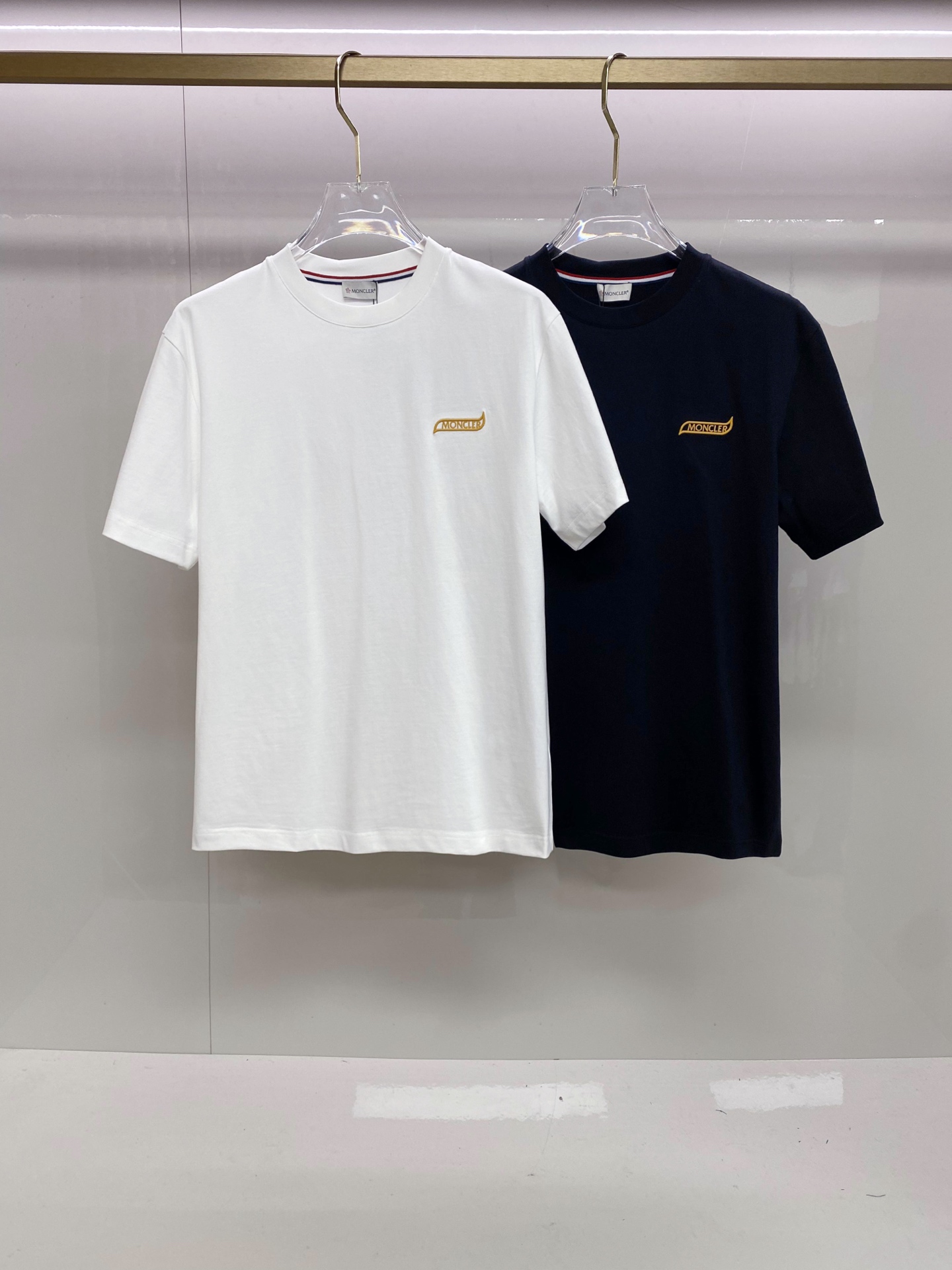 Moncler 蒙口 2026ss 春夏新款首发专柜最新款短袖圆领T恤 高端订制 设计前卫时尚！品牌lo