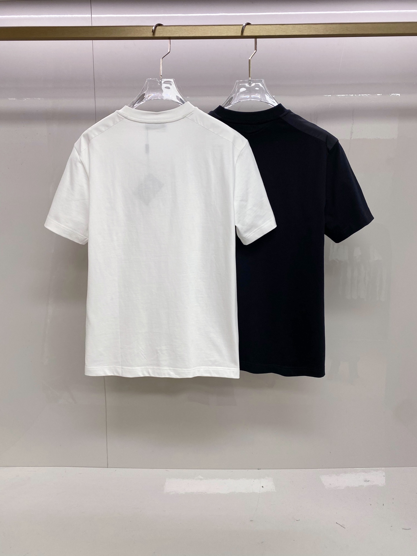 Prada 普拉达 2026ss 春夏新款首发专柜最新款短袖圆领T恤 高端订制 设计前卫时尚！品牌log