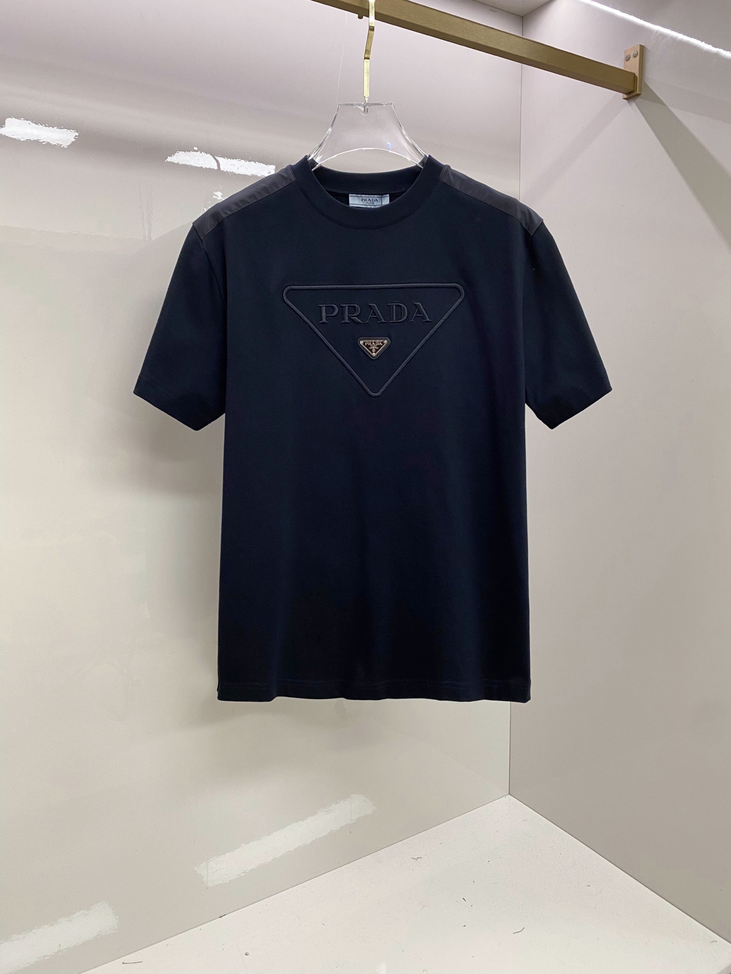 Prada 普拉达 2026ss 春夏新款首发专柜最新款短袖圆领T恤 高端订制 设计前卫时尚！品牌log