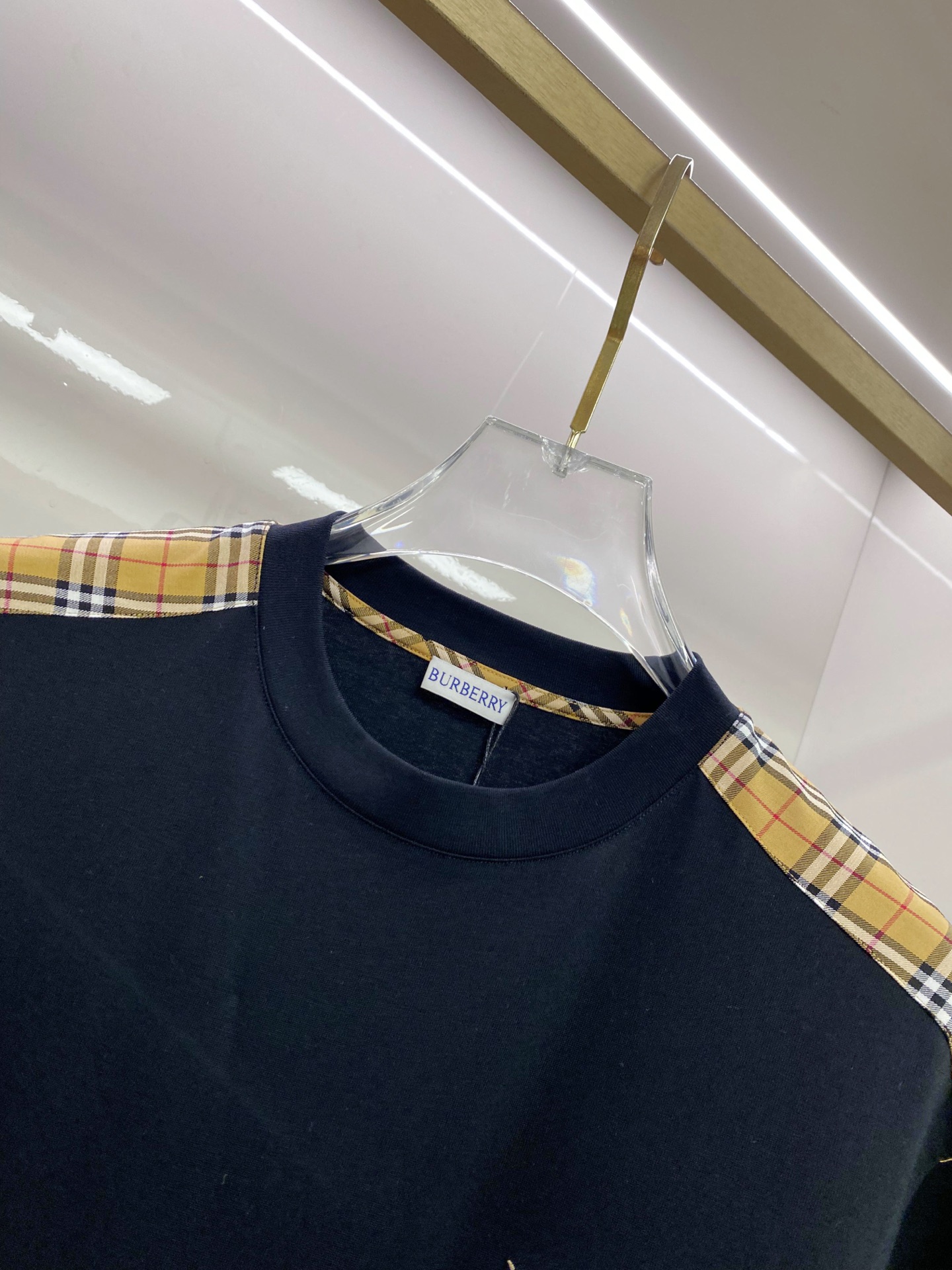 Burberry 巴宝莉 2026ss 春夏新款首发专柜最新款短袖圆领T恤 高端订制 设计前卫时尚！品牌