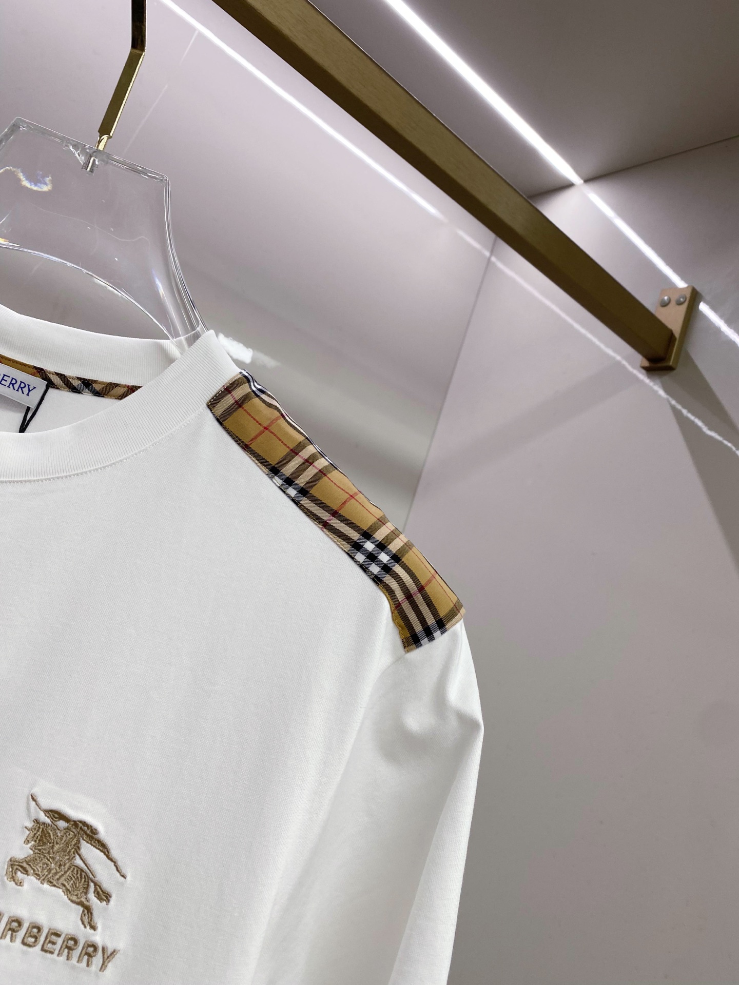 Burberry 巴宝莉 2026ss 春夏新款首发专柜最新款短袖圆领T恤 高端订制 设计前卫时尚！品牌