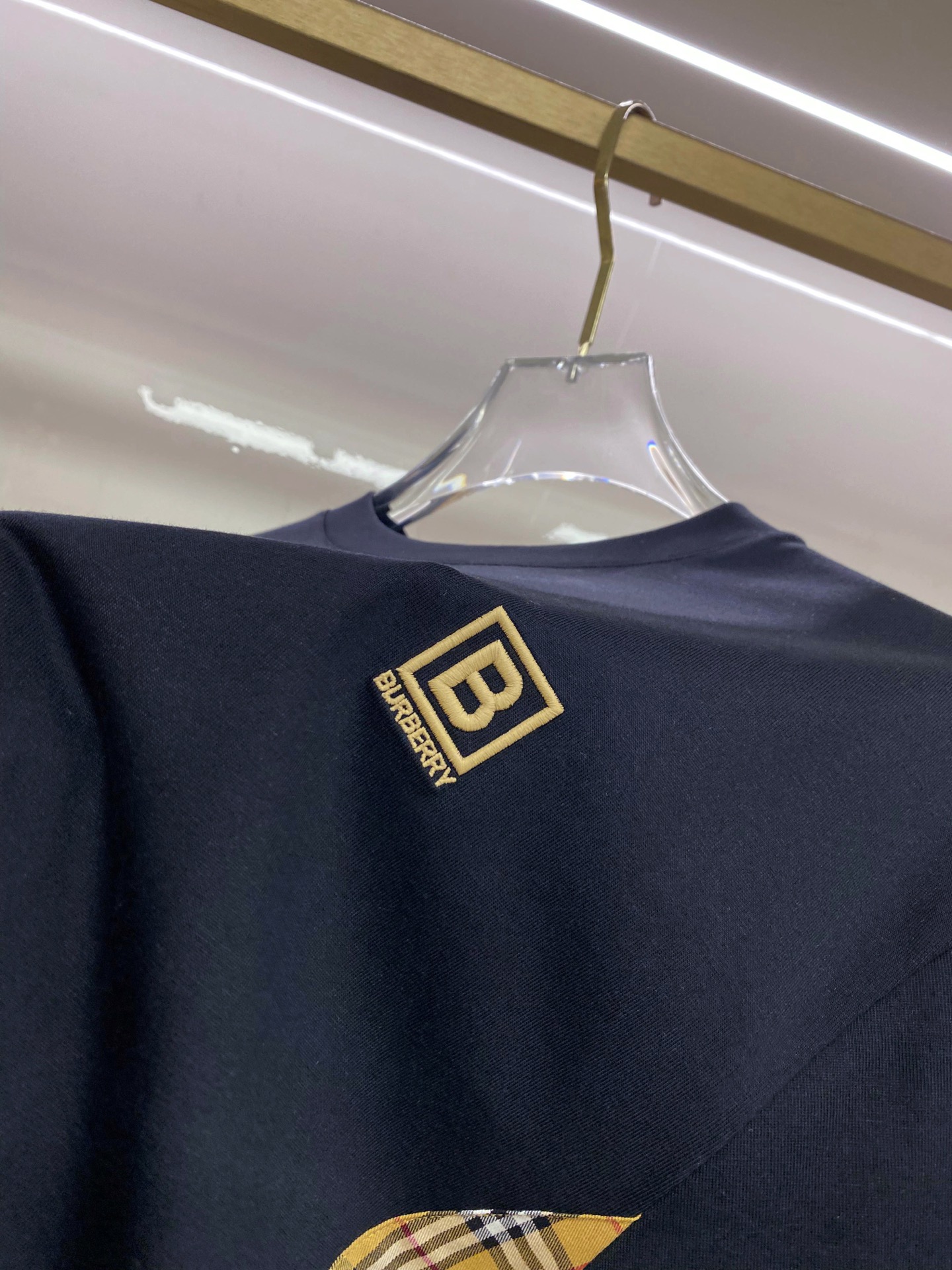 Burberry 巴宝莉 2026ss 春夏新款首发专柜最新款短袖圆领T恤 高端订制 设计前卫时尚！品牌