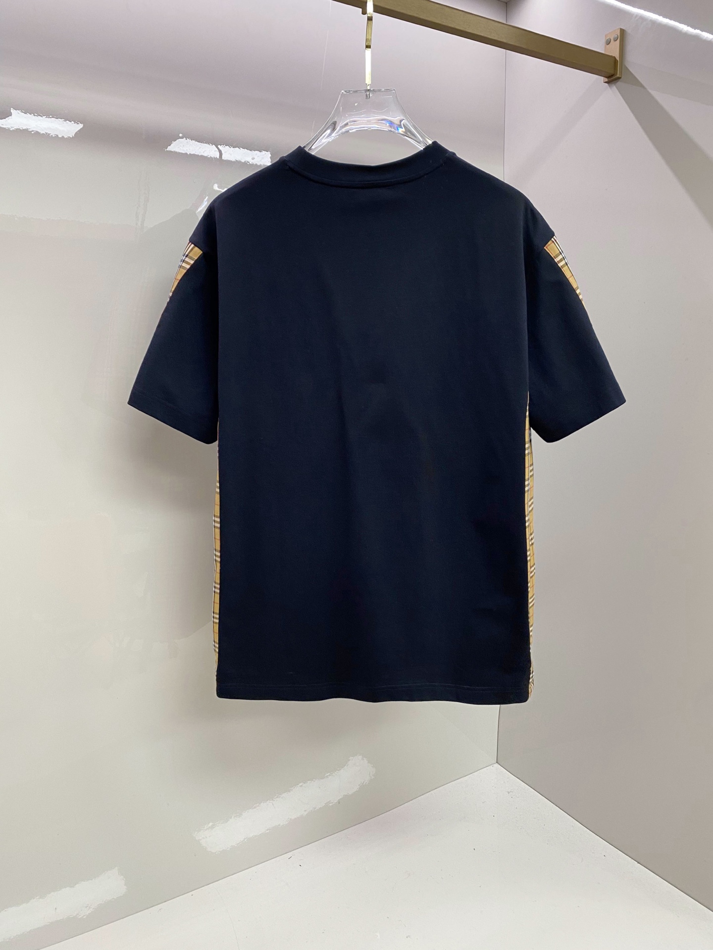 Burberry 巴宝莉 2026ss 春夏新款首发专柜最新款短袖圆领T恤 高端订制 设计前卫时尚！品牌