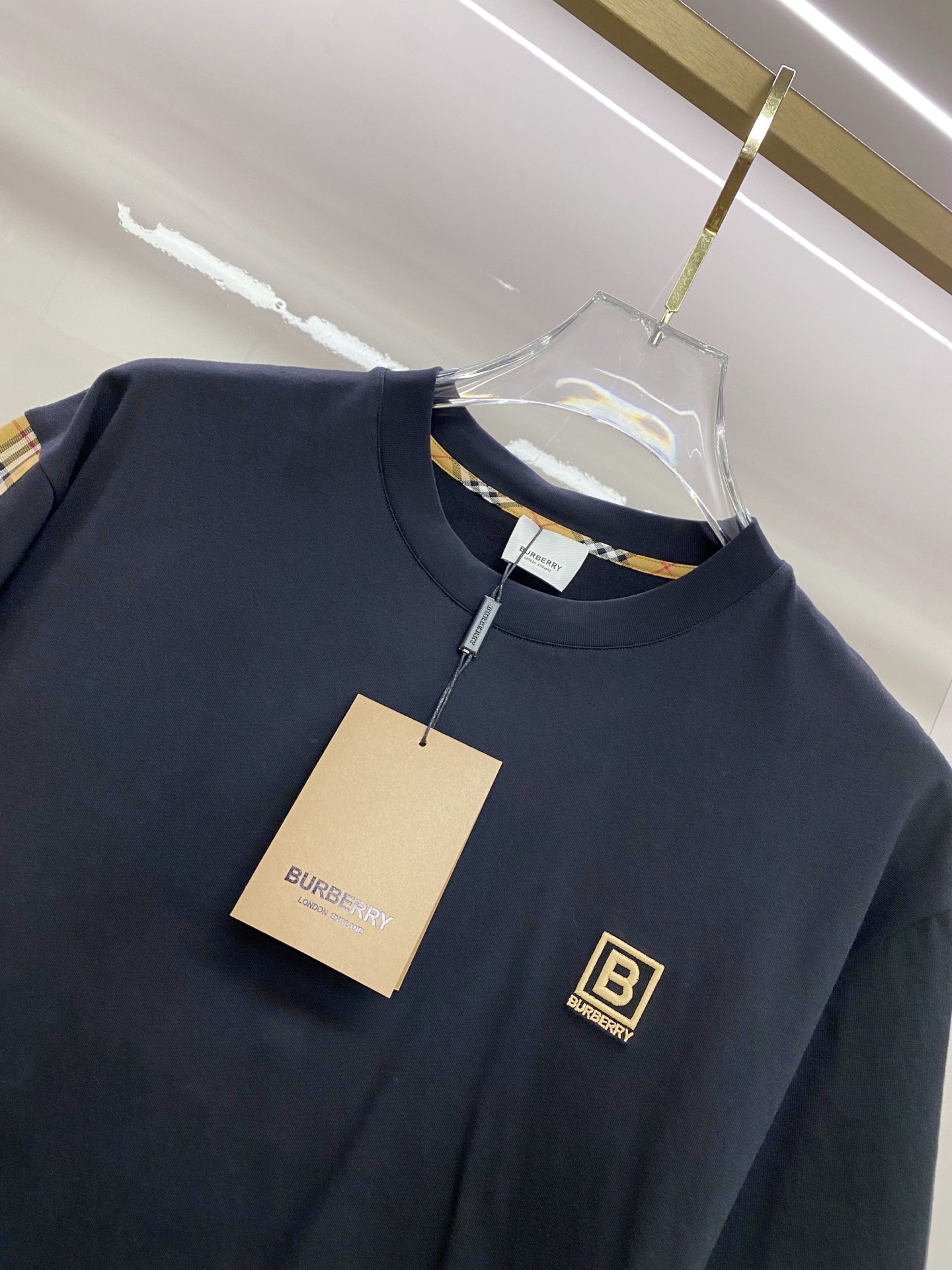 Burberry 巴宝莉 2026ss 春夏新款首发专柜最新款短袖圆领T恤 高端订制 设计前卫时尚！品牌