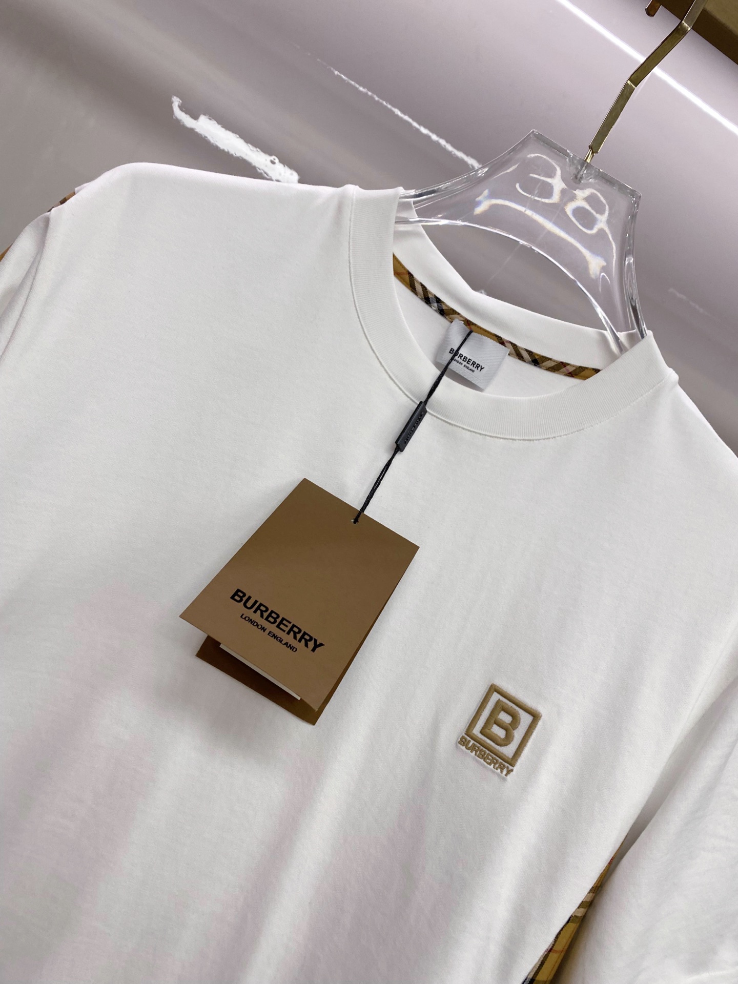 Burberry 巴宝莉 2026ss 春夏新款首发专柜最新款短袖圆领T恤 高端订制 设计前卫时尚！品牌