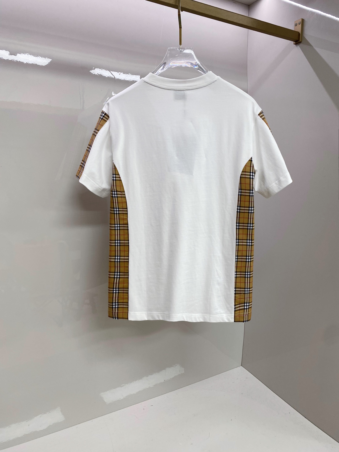 Burberry 巴宝莉 2026ss 春夏新款首发专柜最新款短袖圆领T恤 高端订制 设计前卫时尚！品牌