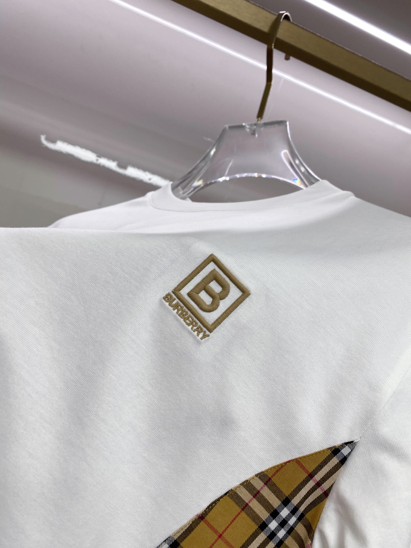 Burberry 巴宝莉 2026ss 春夏新款首发专柜最新款短袖圆领T恤 高端订制 设计前卫时尚！品牌