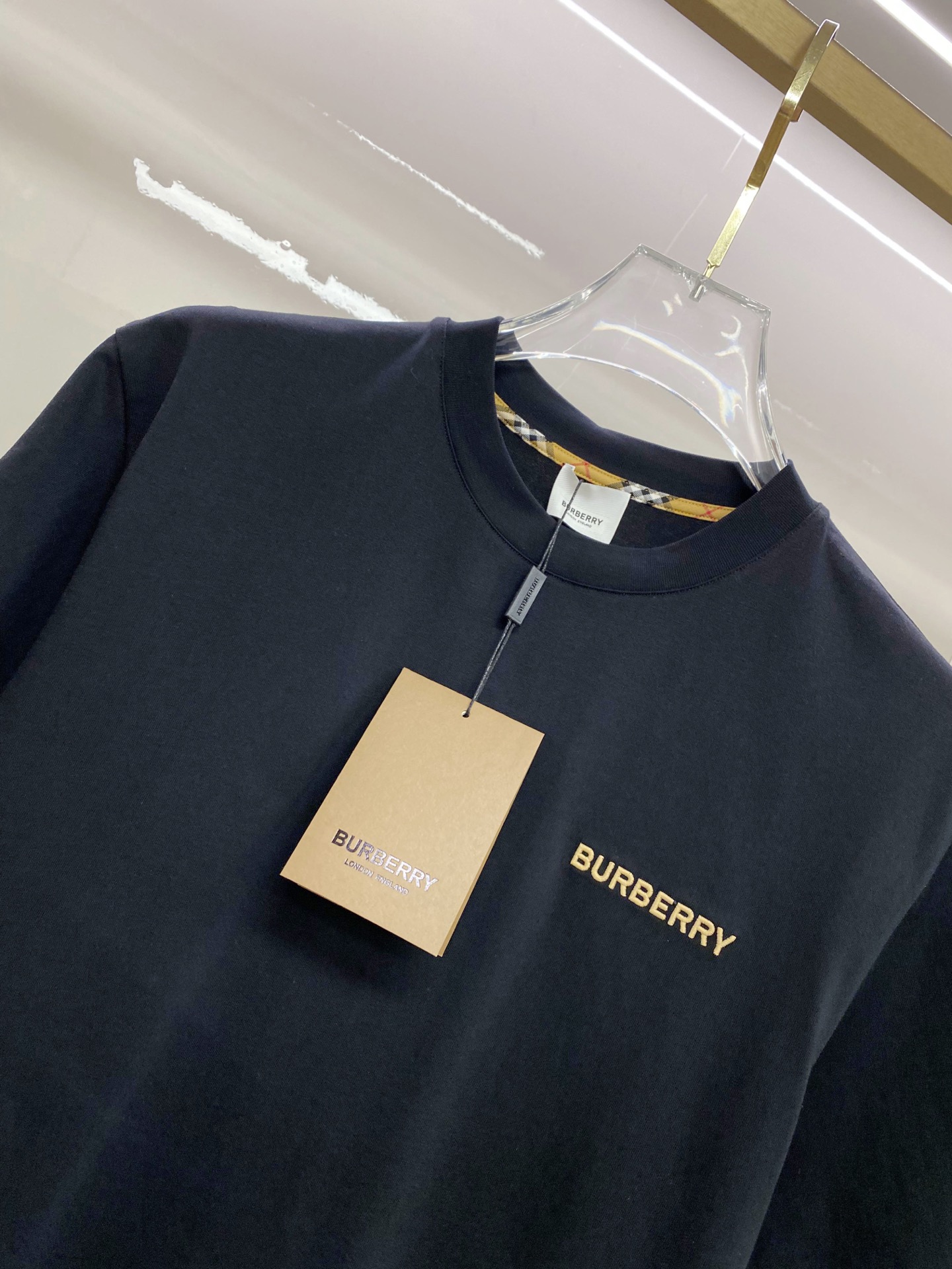 Burberry 巴宝莉 2026ss 春夏新款首发专柜最新款短袖圆领T恤 高端订制 设计前卫时尚！品牌