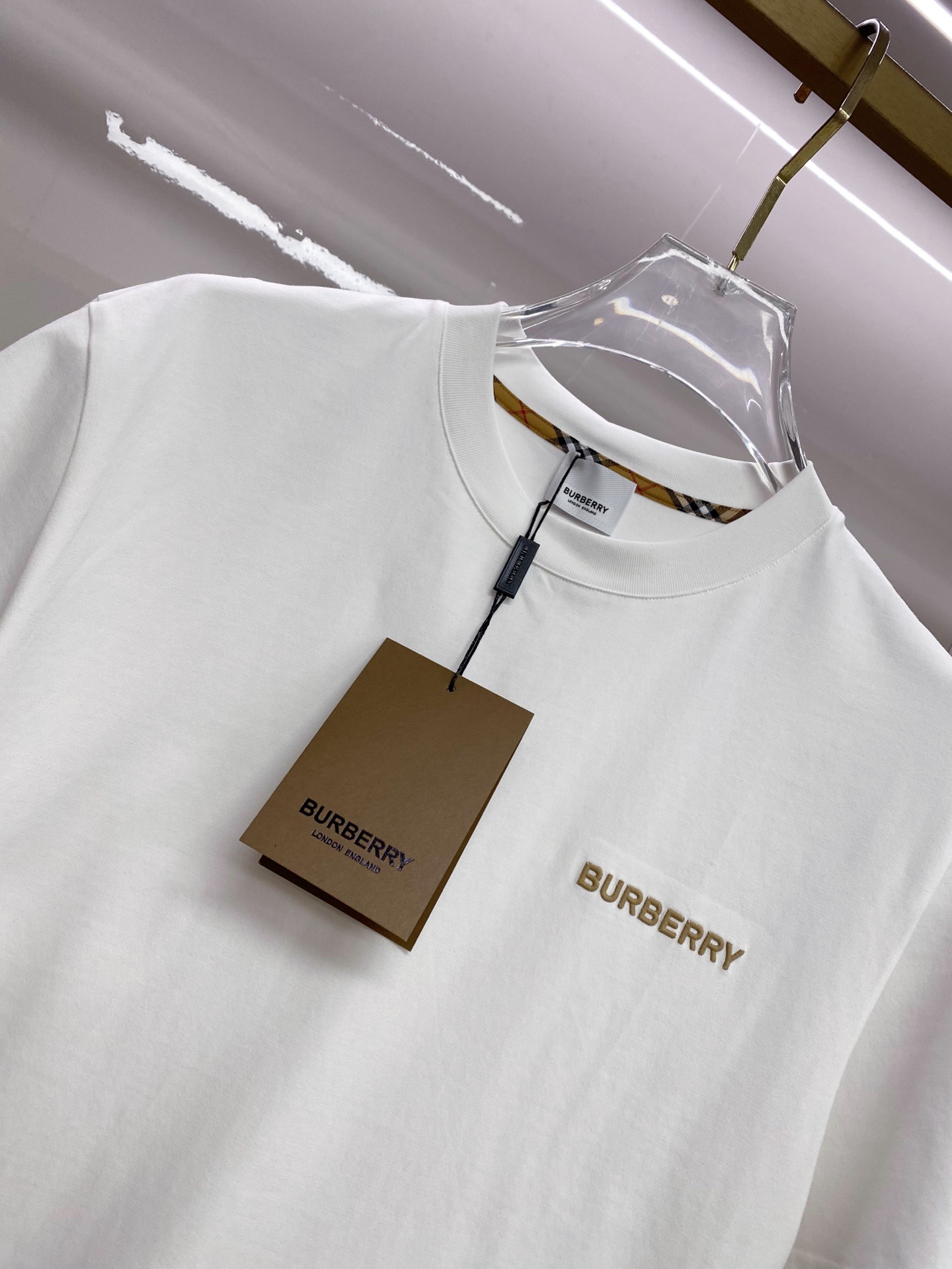 Burberry 巴宝莉 2026ss 春夏新款首发专柜最新款短袖圆领T恤 高端订制 设计前卫时尚！品牌
