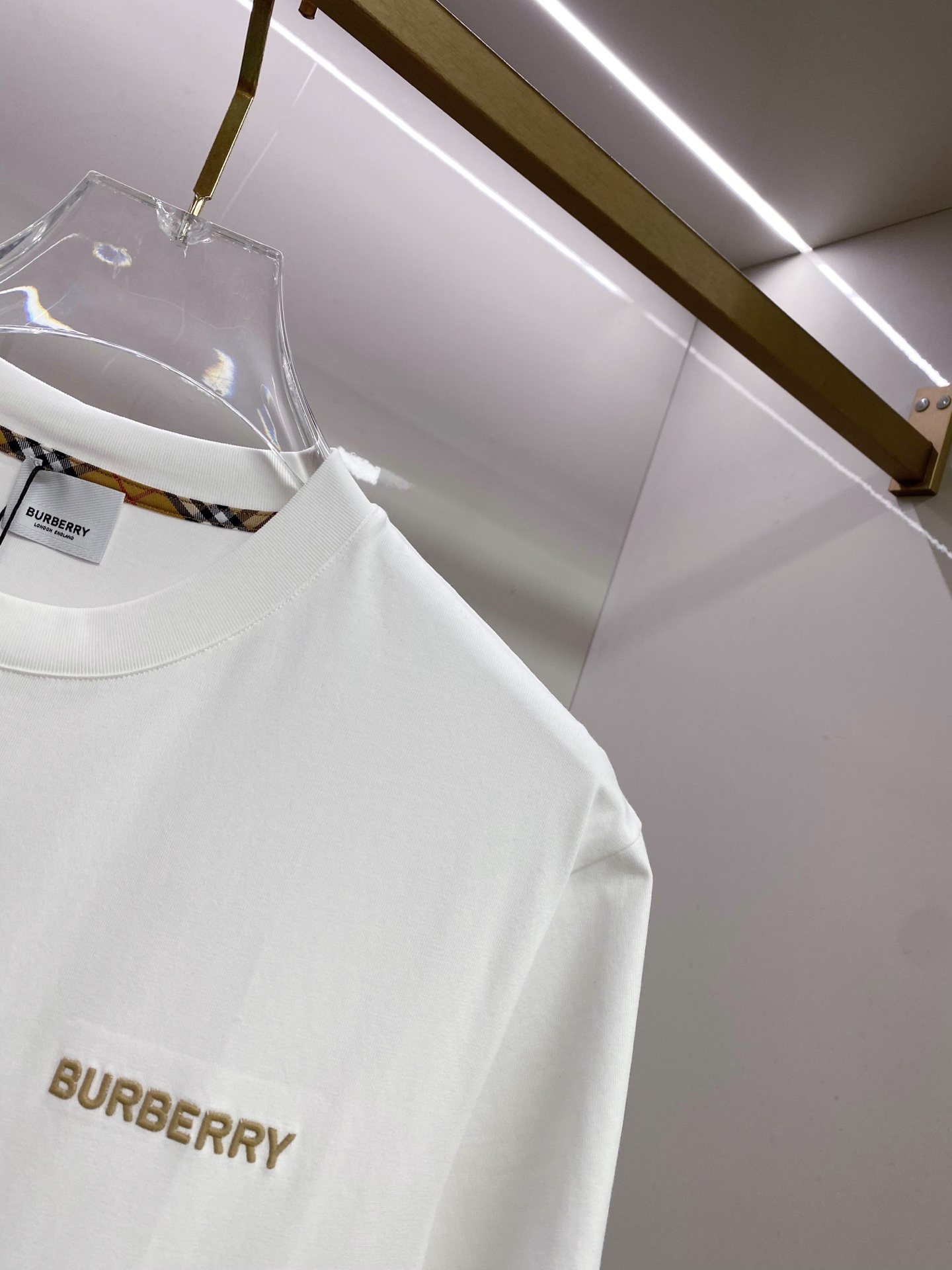 Burberry 巴宝莉 2026ss 春夏新款首发专柜最新款短袖圆领T恤 高端订制 设计前卫时尚！品牌