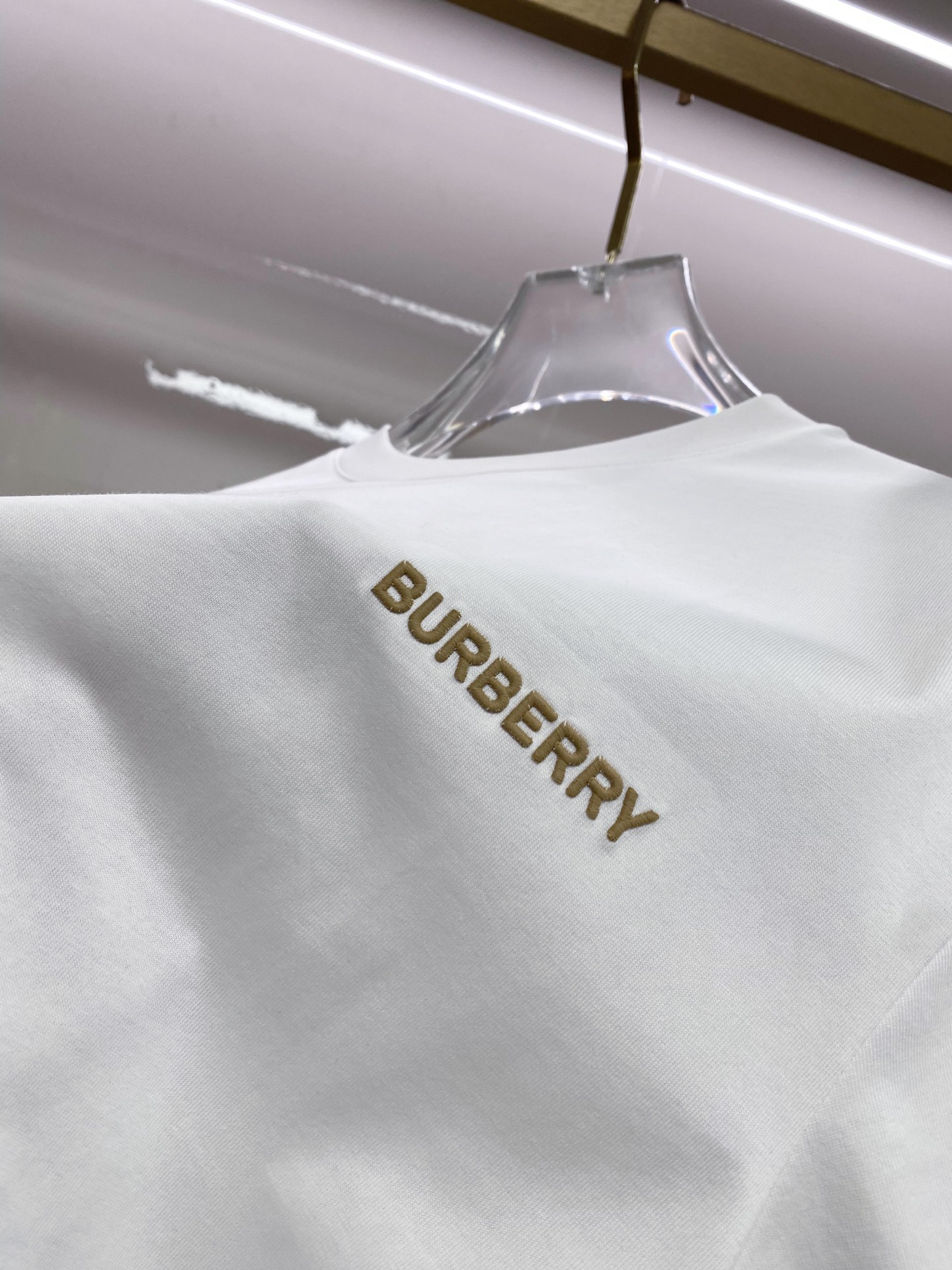 Burberry 巴宝莉 2026ss 春夏新款首发专柜最新款短袖圆领T恤 高端订制 设计前卫时尚！品牌
