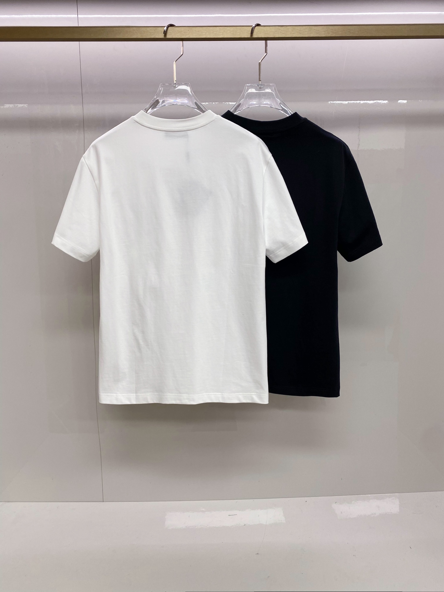 Prada 普拉达 2026ss 春夏新款首发专柜最新款短袖圆领T恤 高端订制 设计前卫时尚！品牌log