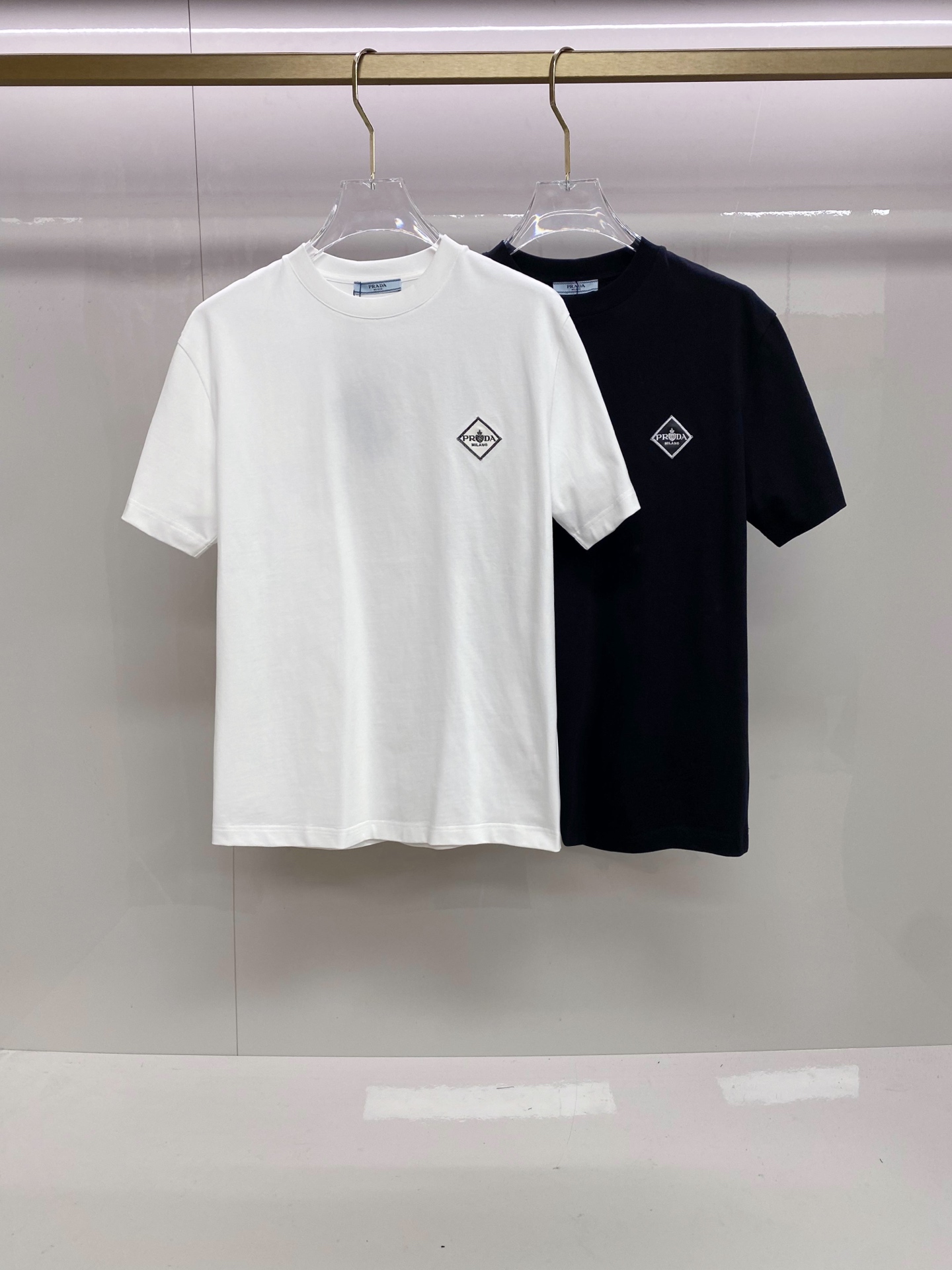 Prada 普拉达 2026ss 春夏新款首发专柜最新款短袖圆领T恤 高端订制 设计前卫时尚！品牌log