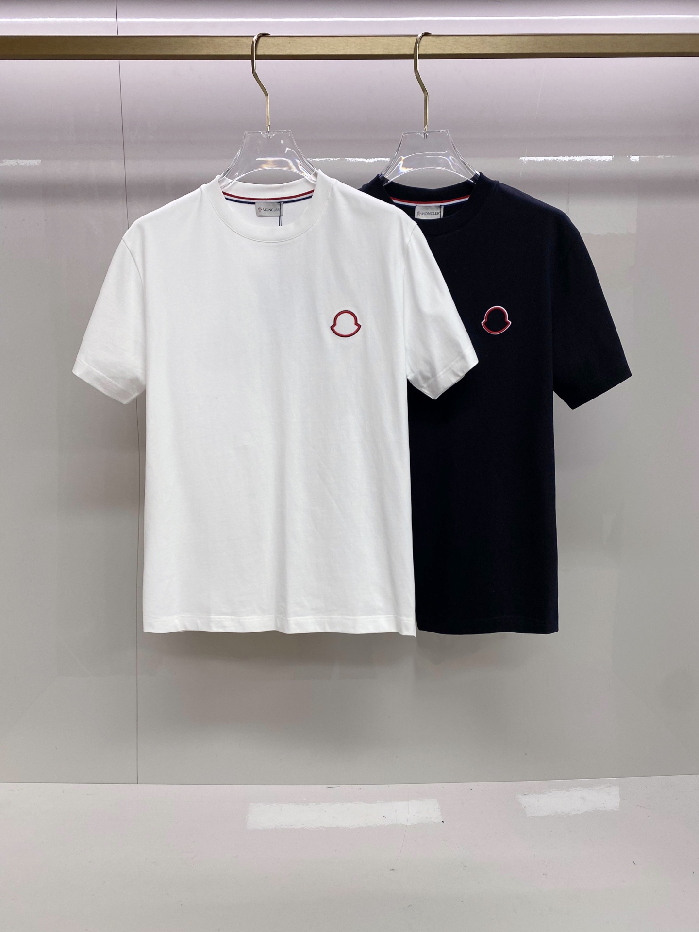 Moncler 蒙口 2026ss 春夏新款首发专柜最新款短袖圆领T恤 高端订制 设计前卫时尚！品牌lo