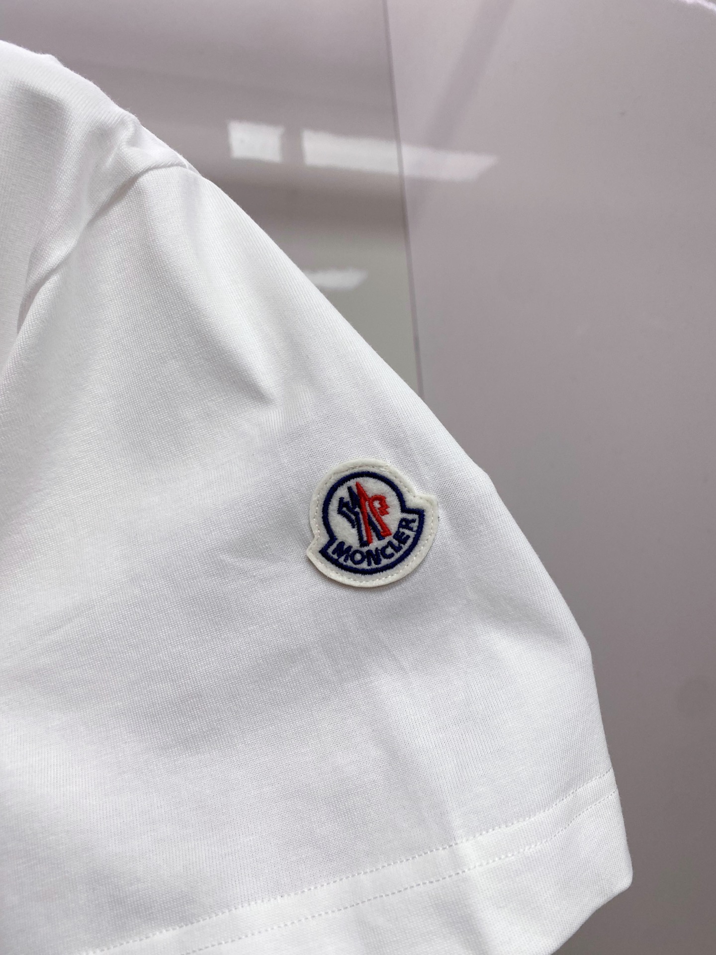 Moncler 蒙口 2026ss 春夏新款首发专柜最新款短袖圆领T恤 高端订制 设计前卫时尚！品牌lo