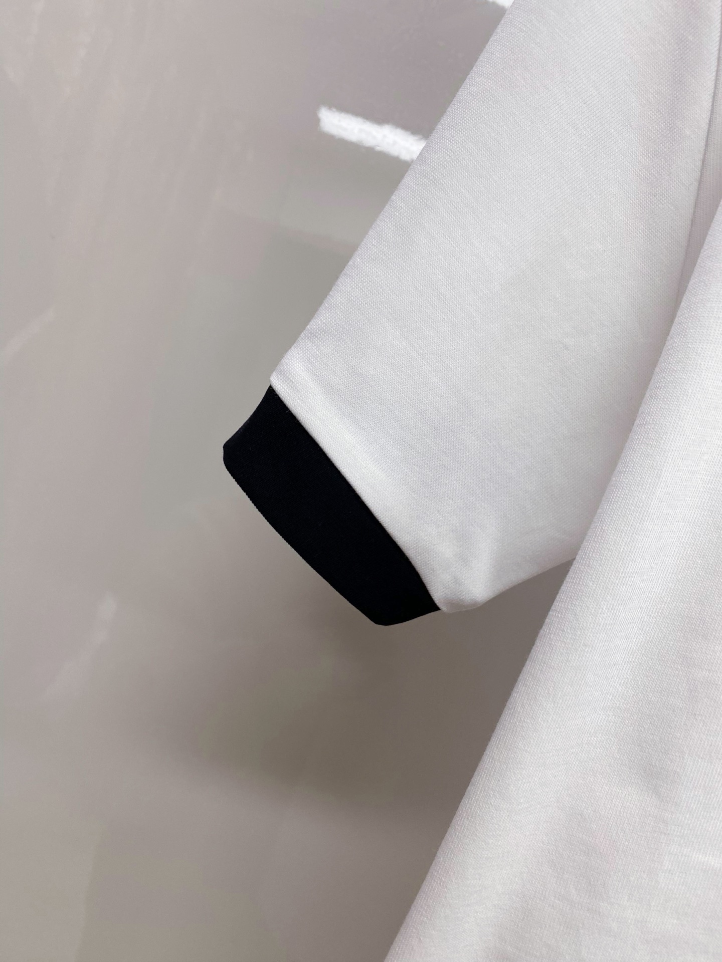 Prada 普拉达 2026ss 春夏新款首发专柜最新款短袖圆领T恤 高端订制 设计前卫时尚！品牌log