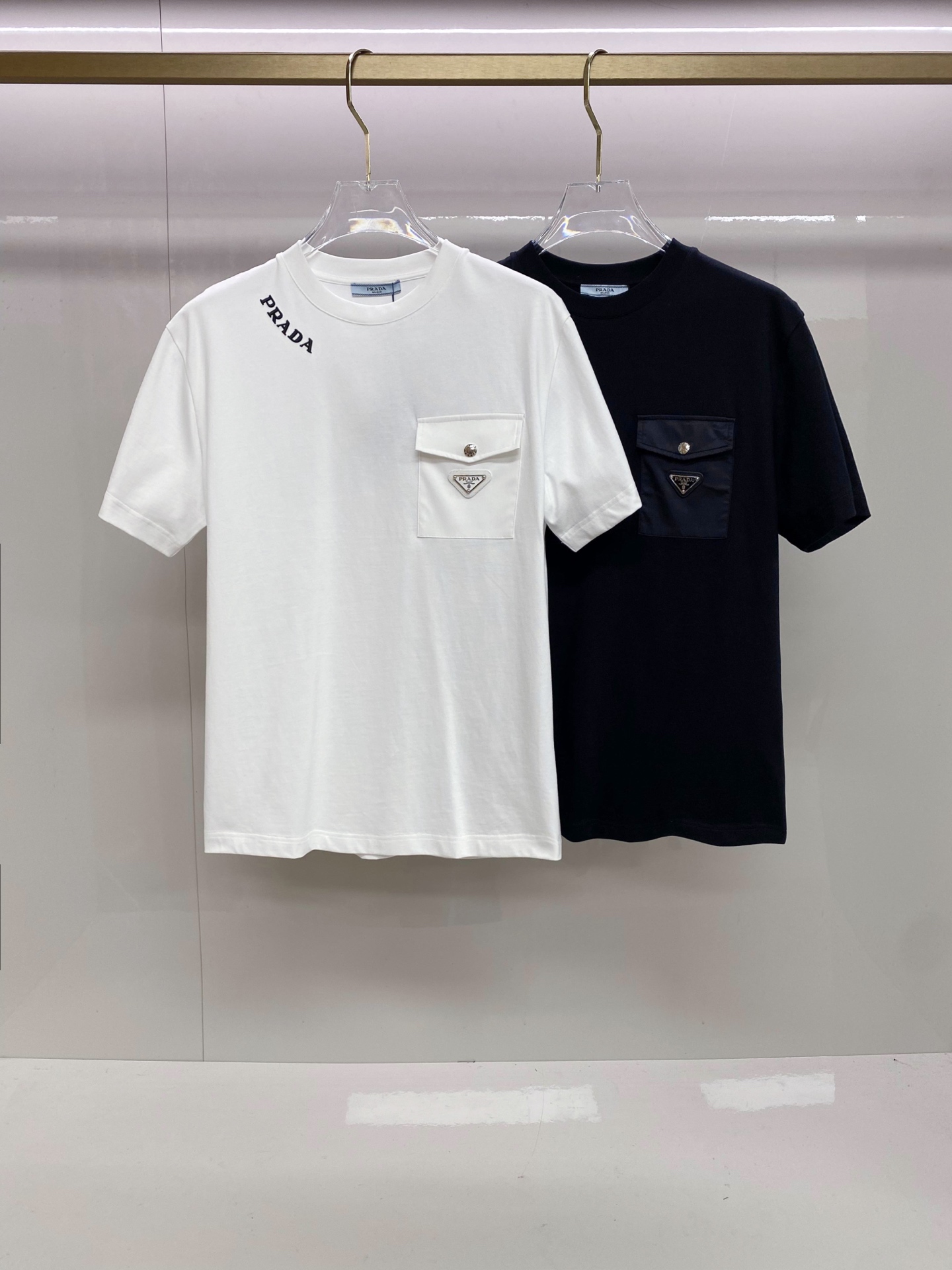 Prada 普拉达 2026ss 春夏新款首发专柜最新款短袖圆领T恤 高端订制 设计前卫时尚！品牌log