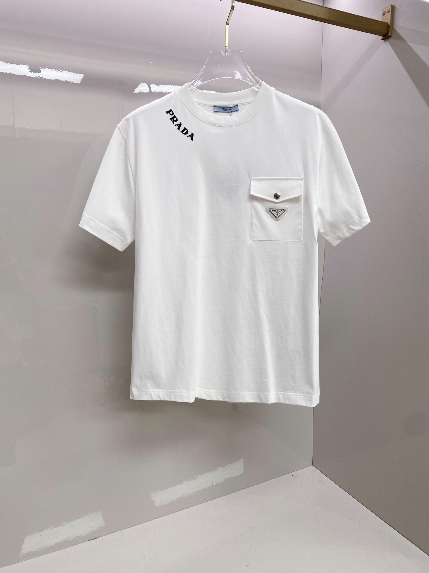 Prada 普拉达 2026ss 春夏新款首发专柜最新款短袖圆领T恤 高端订制 设计前卫时尚！品牌log