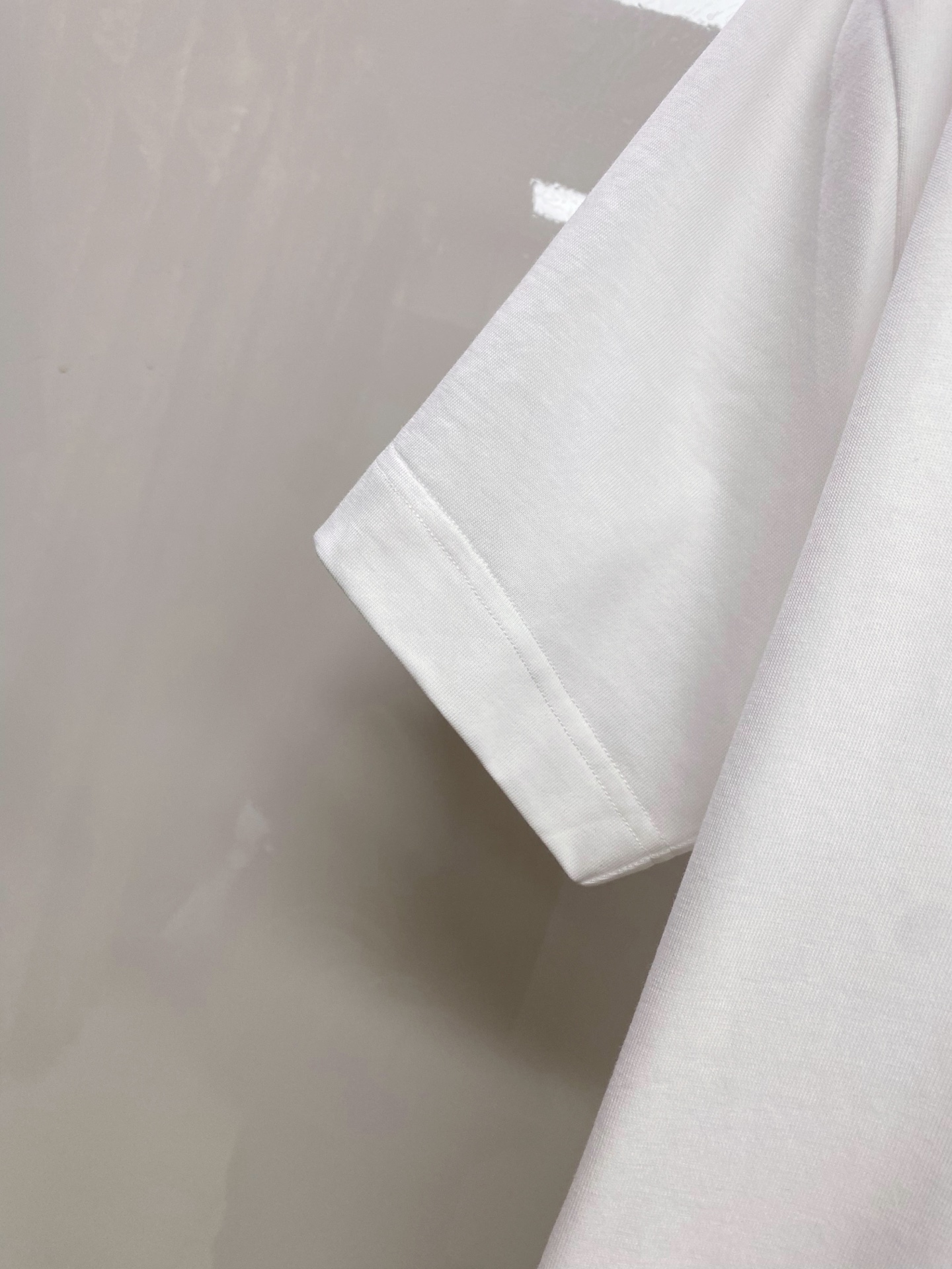 Prada 普拉达 2026ss 春夏新款首发专柜最新款短袖圆领T恤 高端订制 设计前卫时尚！品牌log