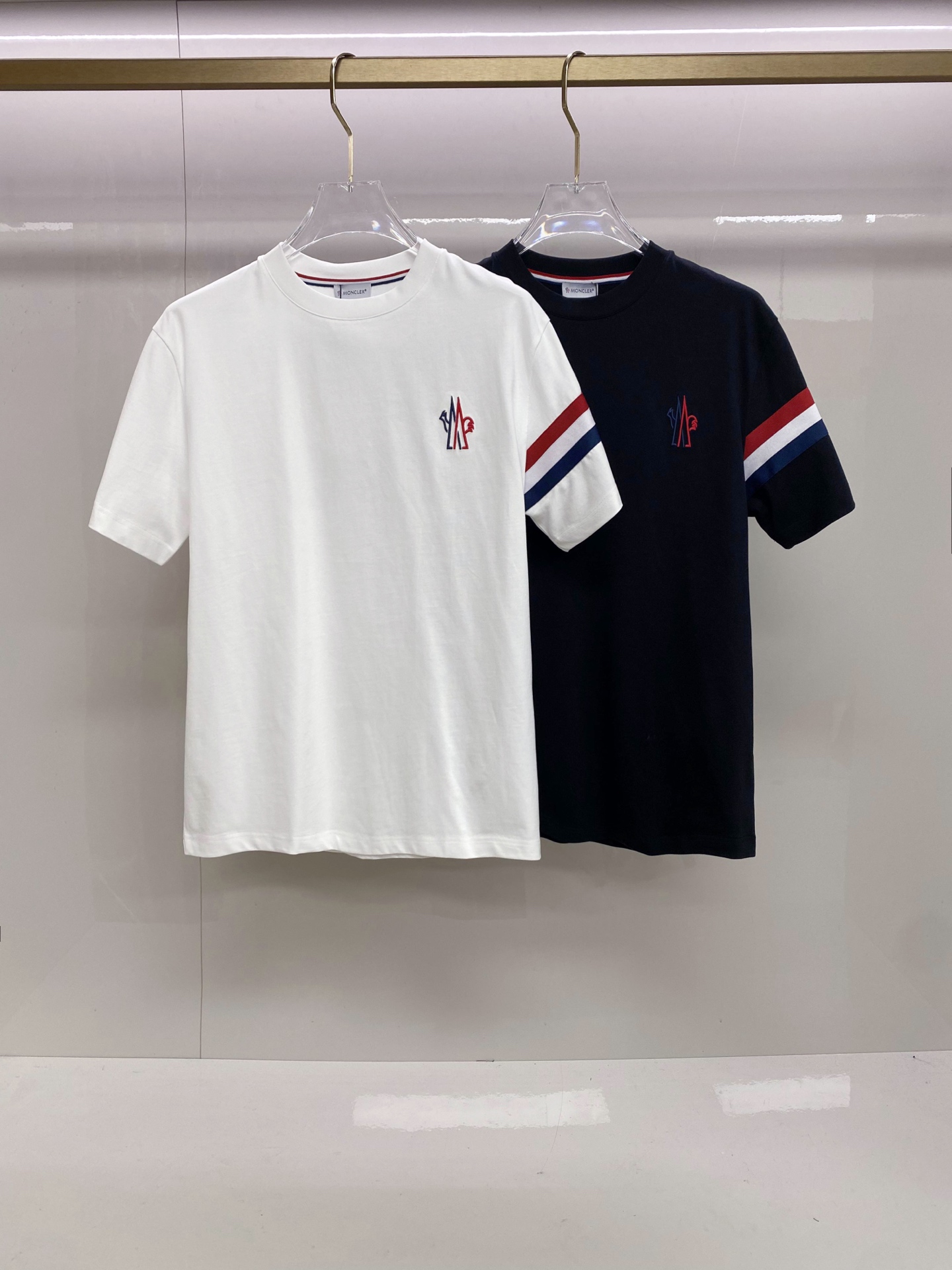 Moncler 蒙口 2026ss 春夏新款首发专柜最新款短袖圆领T恤 高端订制 设计前卫时尚！品牌lo