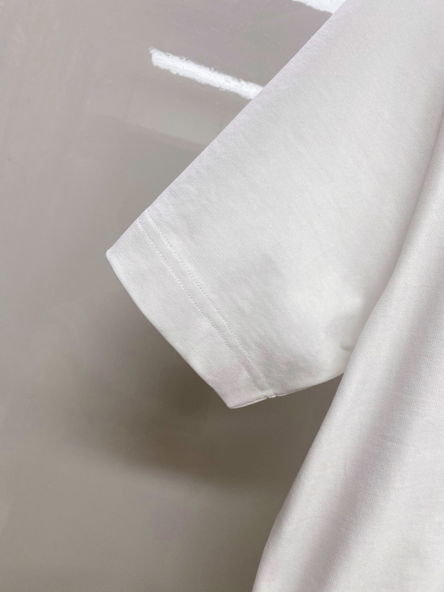 Loewe 罗意威 2026ss 春夏新款首发专柜最新款短袖圆领T恤 高端订制 设计前卫时尚！品牌log