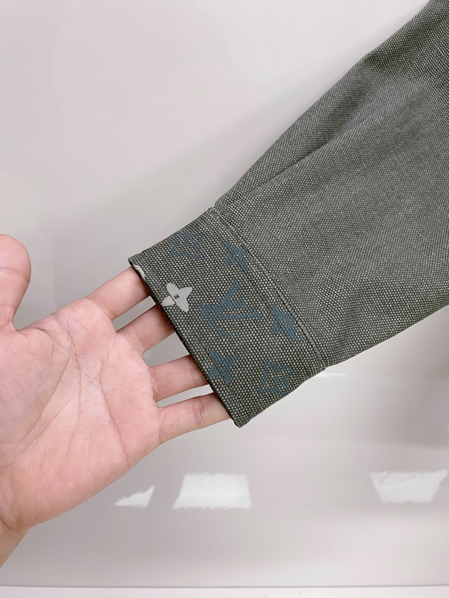 LV 2026ss春季新款夹克外套全高端版本！高定专柜面料辅料，透气舒适度高，细节无可挑剔，做工考究工艺