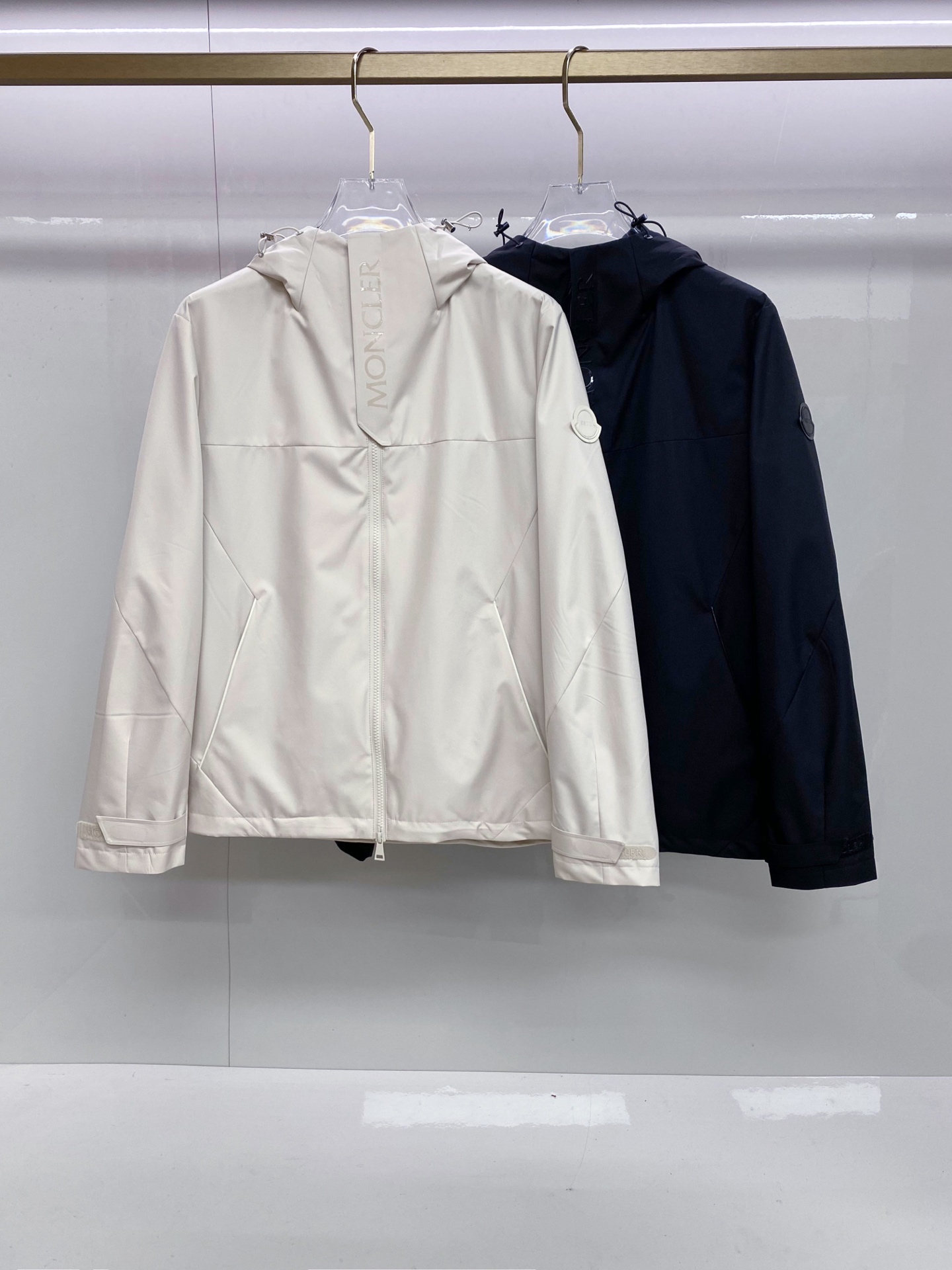 Moncler 蒙口 2026ss春季新款连帽夹克外套全高端版本！高定专柜面料辅料，透气舒适度高，细节无