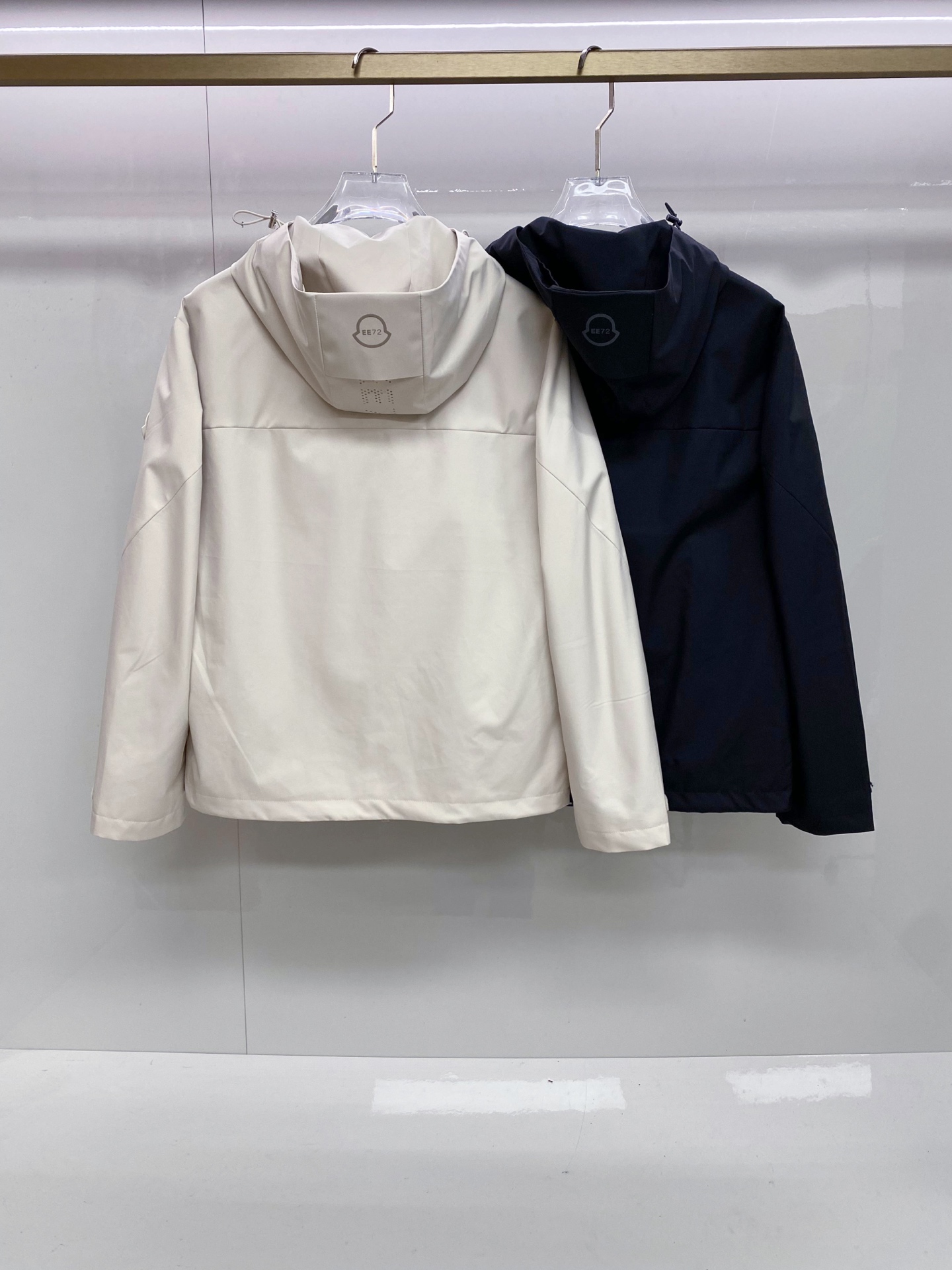 Moncler 蒙口 2026ss春季新款连帽夹克外套全高端版本！高定专柜面料辅料，透气舒适度高，细节无