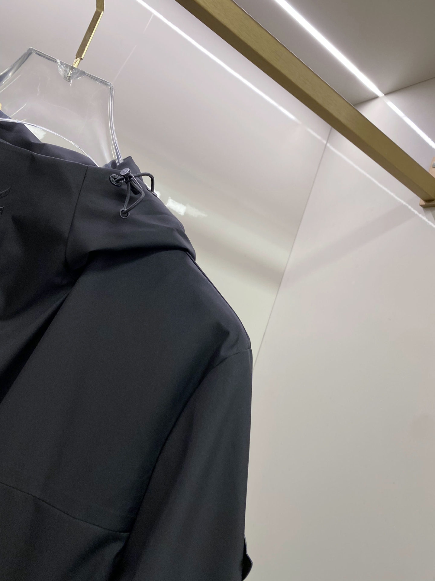 Moncler 蒙口 2026ss春季新款连帽夹克外套全高端版本！高定专柜面料辅料，透气舒适度高，细节无