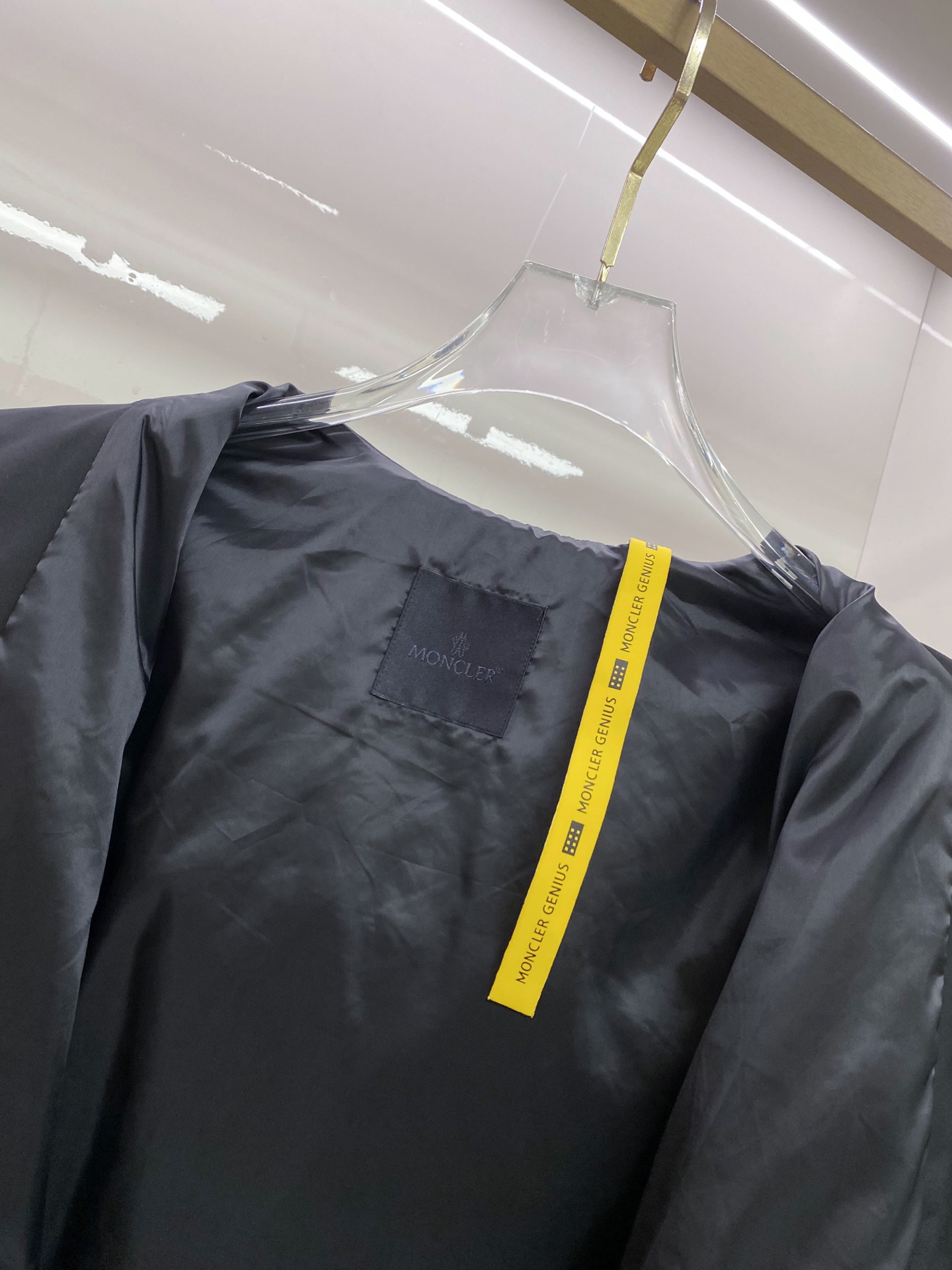 Moncler 蒙口 2026ss春季新款连帽夹克外套全高端版本！高定专柜面料辅料，透气舒适度高，细节无