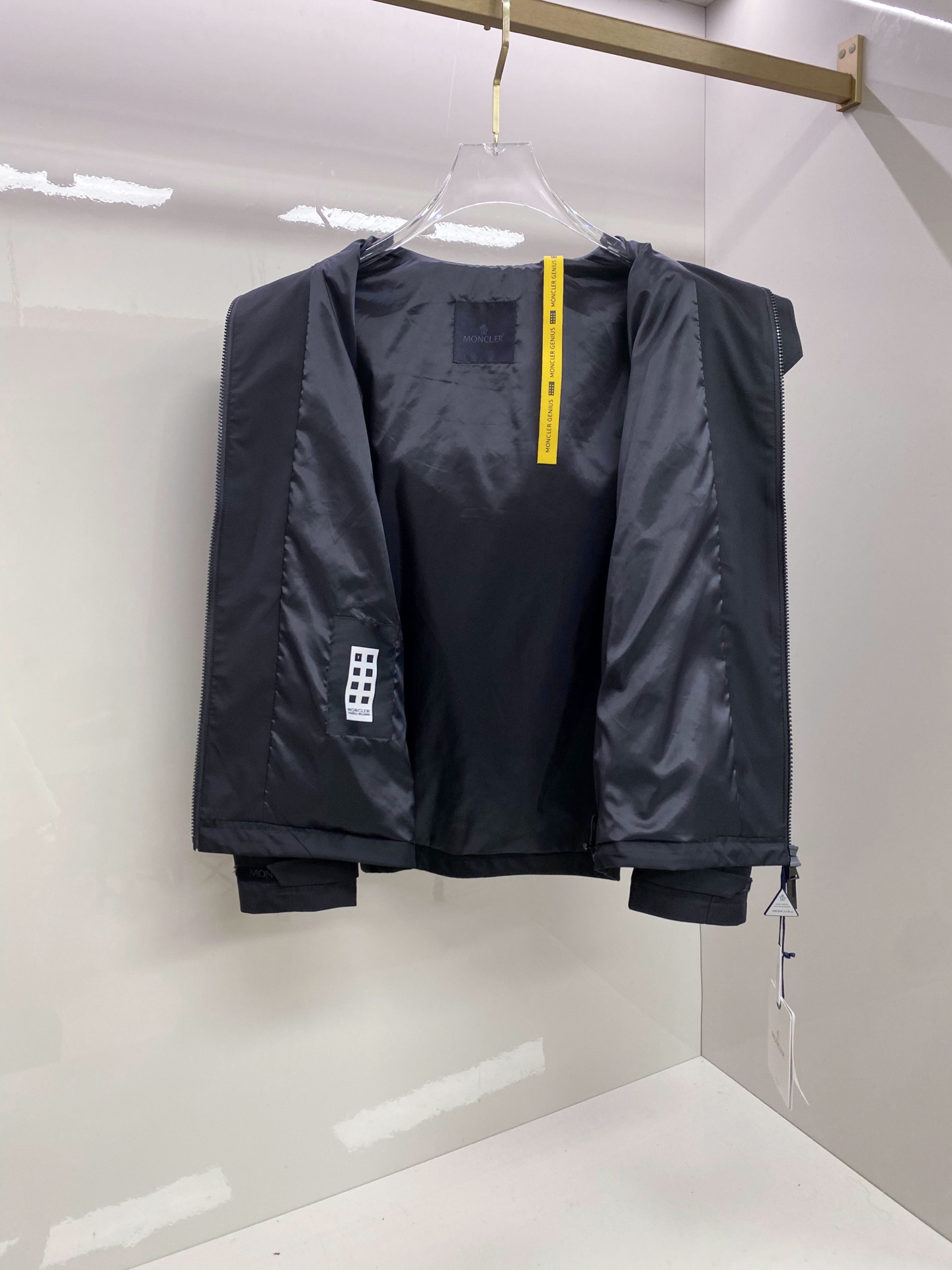 Moncler 蒙口 2026ss春季新款连帽夹克外套全高端版本！高定专柜面料辅料，透气舒适度高，细节无