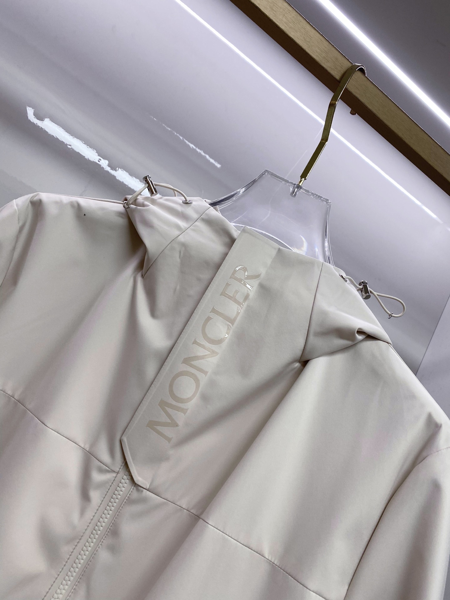 Moncler 蒙口 2026ss春季新款连帽夹克外套全高端版本！高定专柜面料辅料，透气舒适度高，细节无