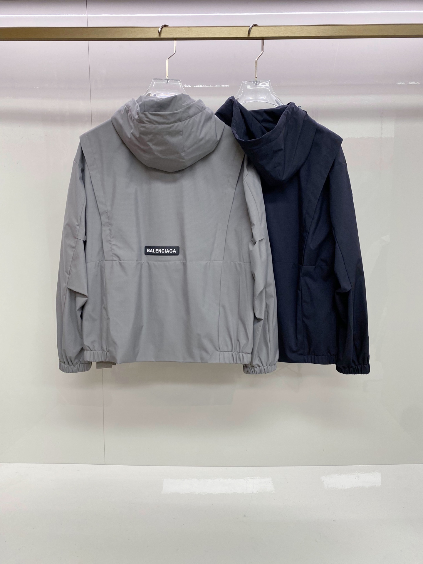 Balenciaga 巴黎世家 2026ss春季新款连帽夹克外套全高端版本！高定专柜面料辅料，透气舒适度