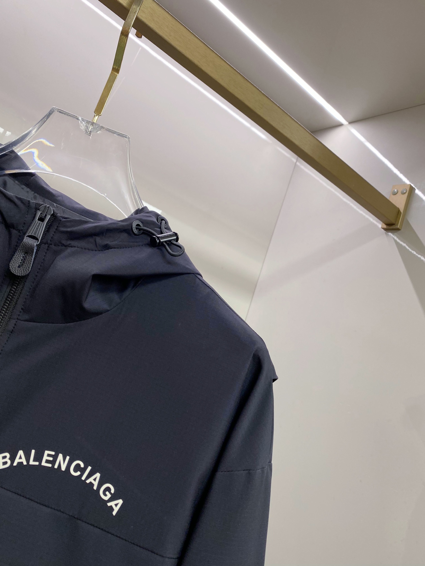 Balenciaga 巴黎世家 2026ss春季新款连帽夹克外套全高端版本！高定专柜面料辅料，透气舒适度
