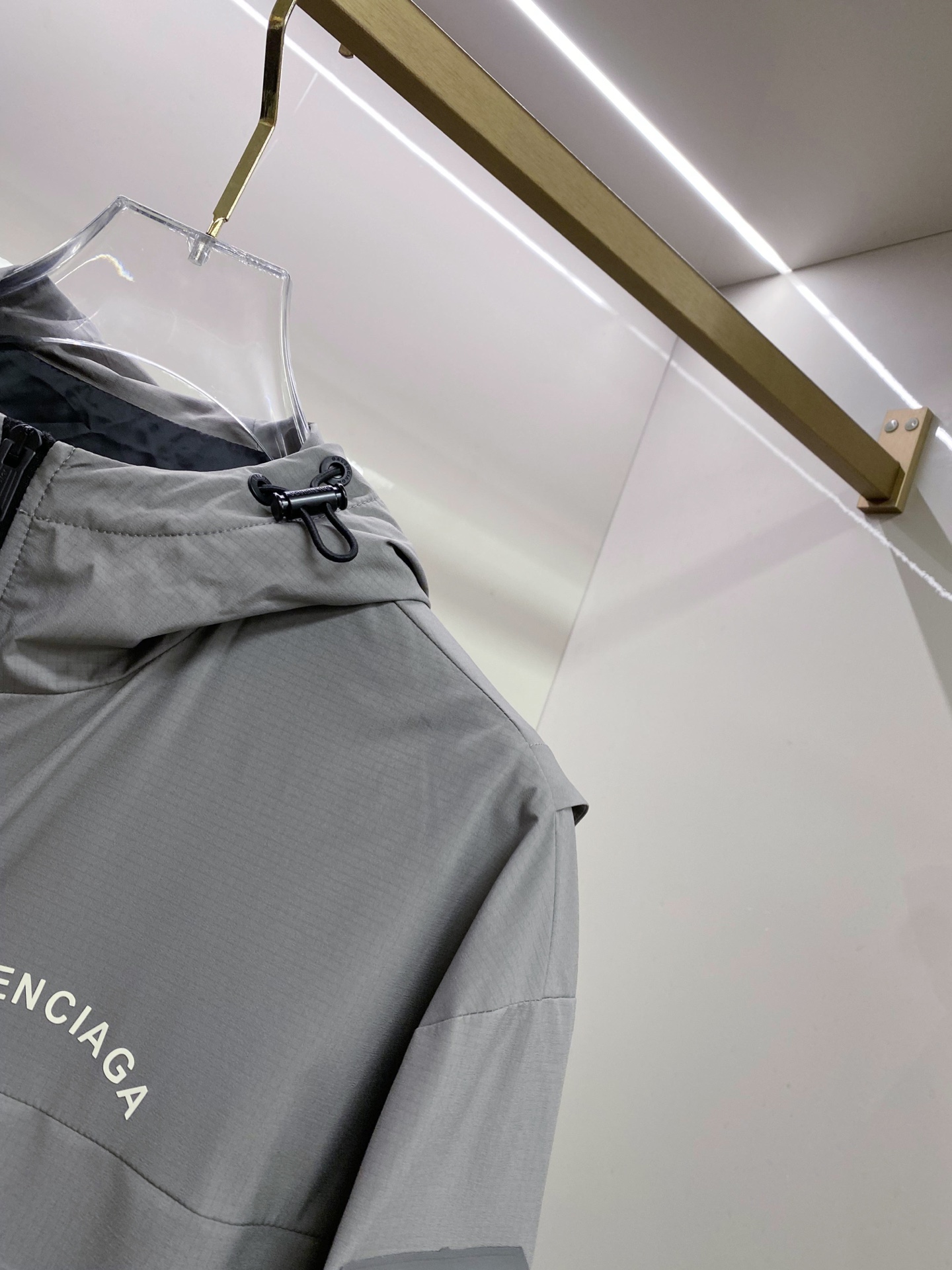 Balenciaga 巴黎世家 2026ss春季新款连帽夹克外套全高端版本！高定专柜面料辅料，透气舒适度