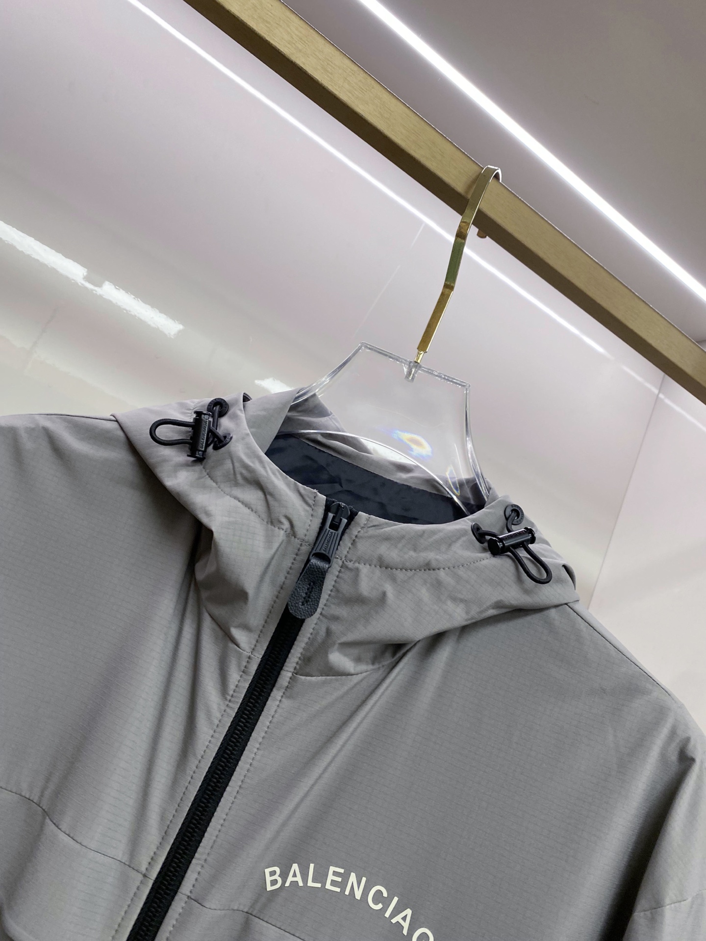 Balenciaga 巴黎世家 2026ss春季新款连帽夹克外套全高端版本！高定专柜面料辅料，透气舒适度