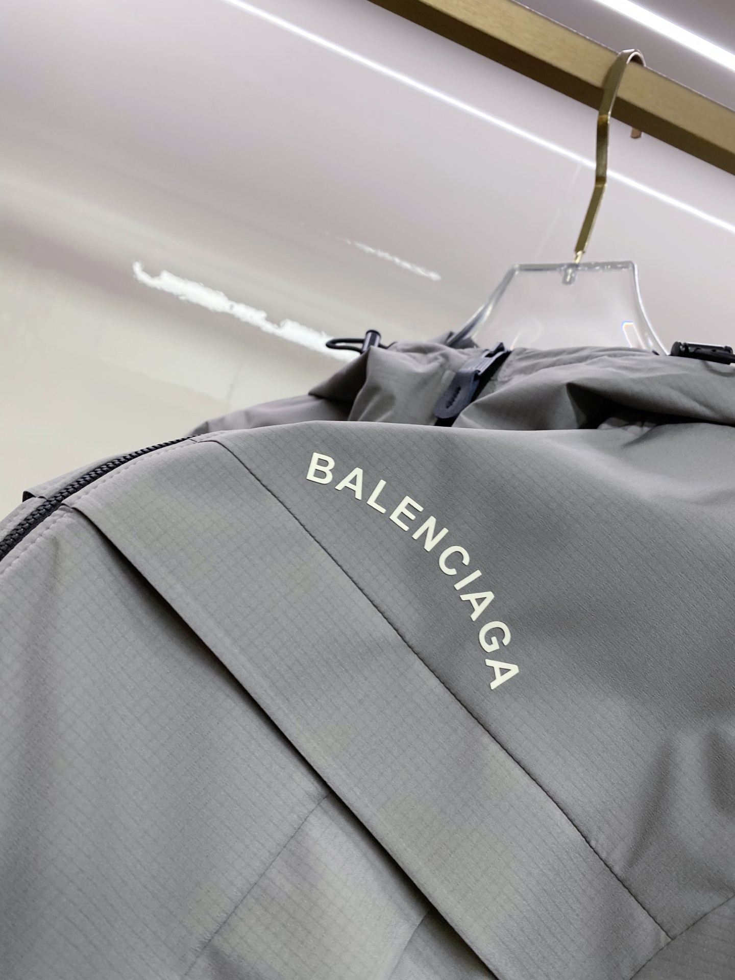 Balenciaga 巴黎世家 2026ss春季新款连帽夹克外套全高端版本！高定专柜面料辅料，透气舒适度