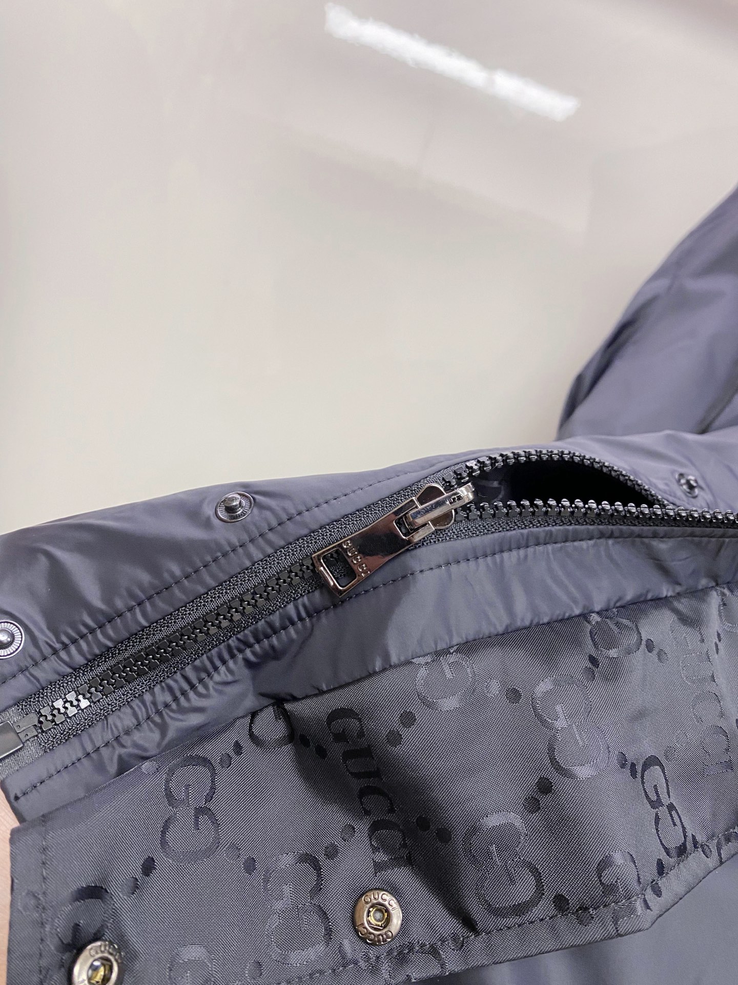 Gucci 古奇 双面穿 2026ss春季新款连帽夹克外套全高端版本！高定专柜面料辅料，透气舒适度高，细