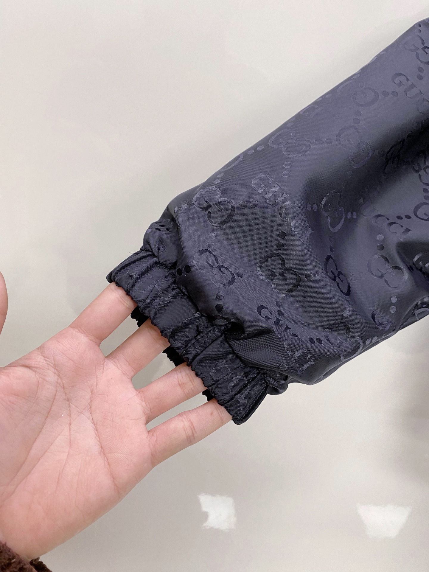 Gucci 古奇 双面穿 2026ss春季新款连帽夹克外套全高端版本！高定专柜面料辅料，透气舒适度高，细