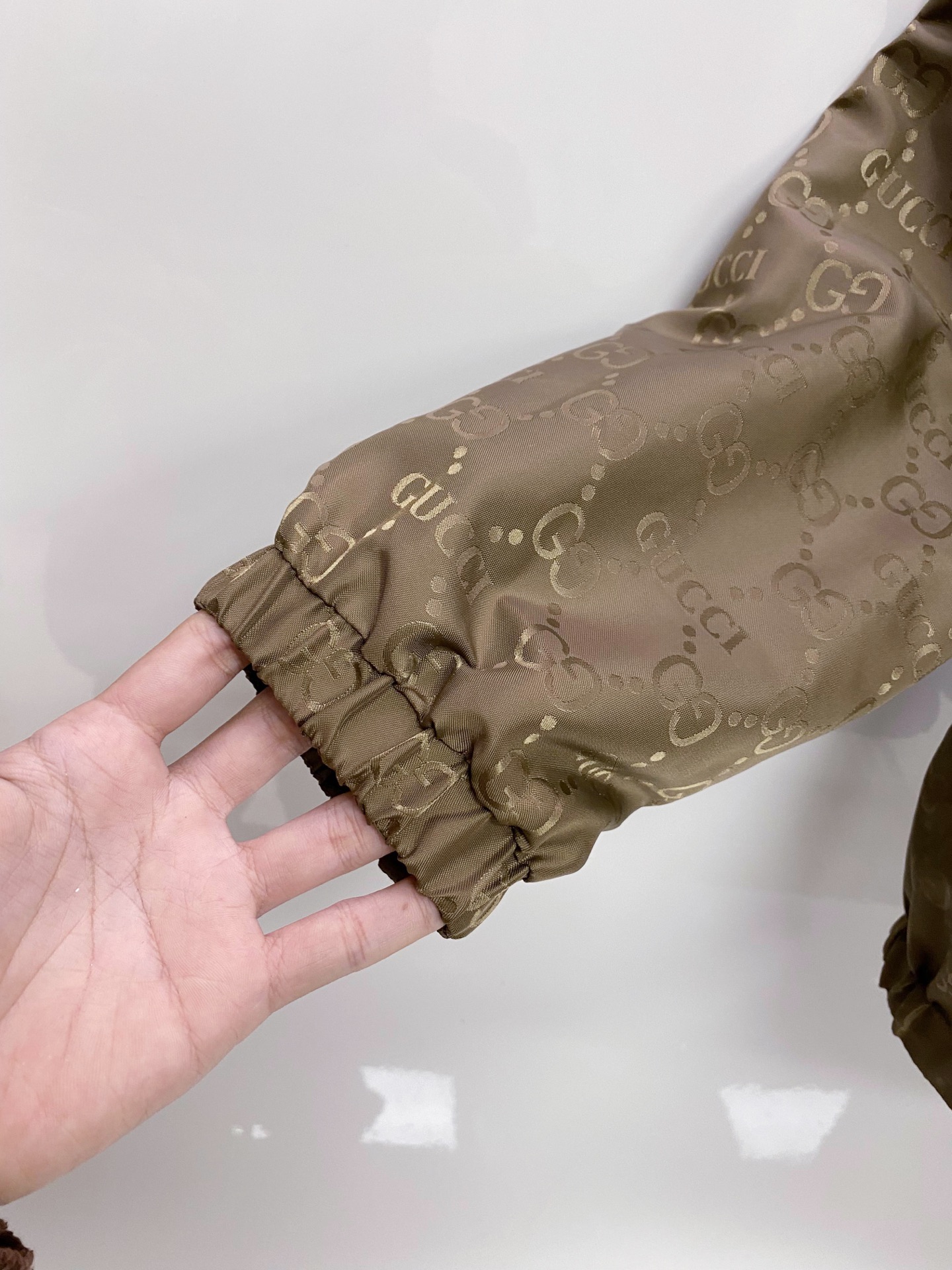 Gucci 古奇 双面穿 2026ss春季新款连帽夹克外套全高端版本！高定专柜面料辅料，透气舒适度高，细