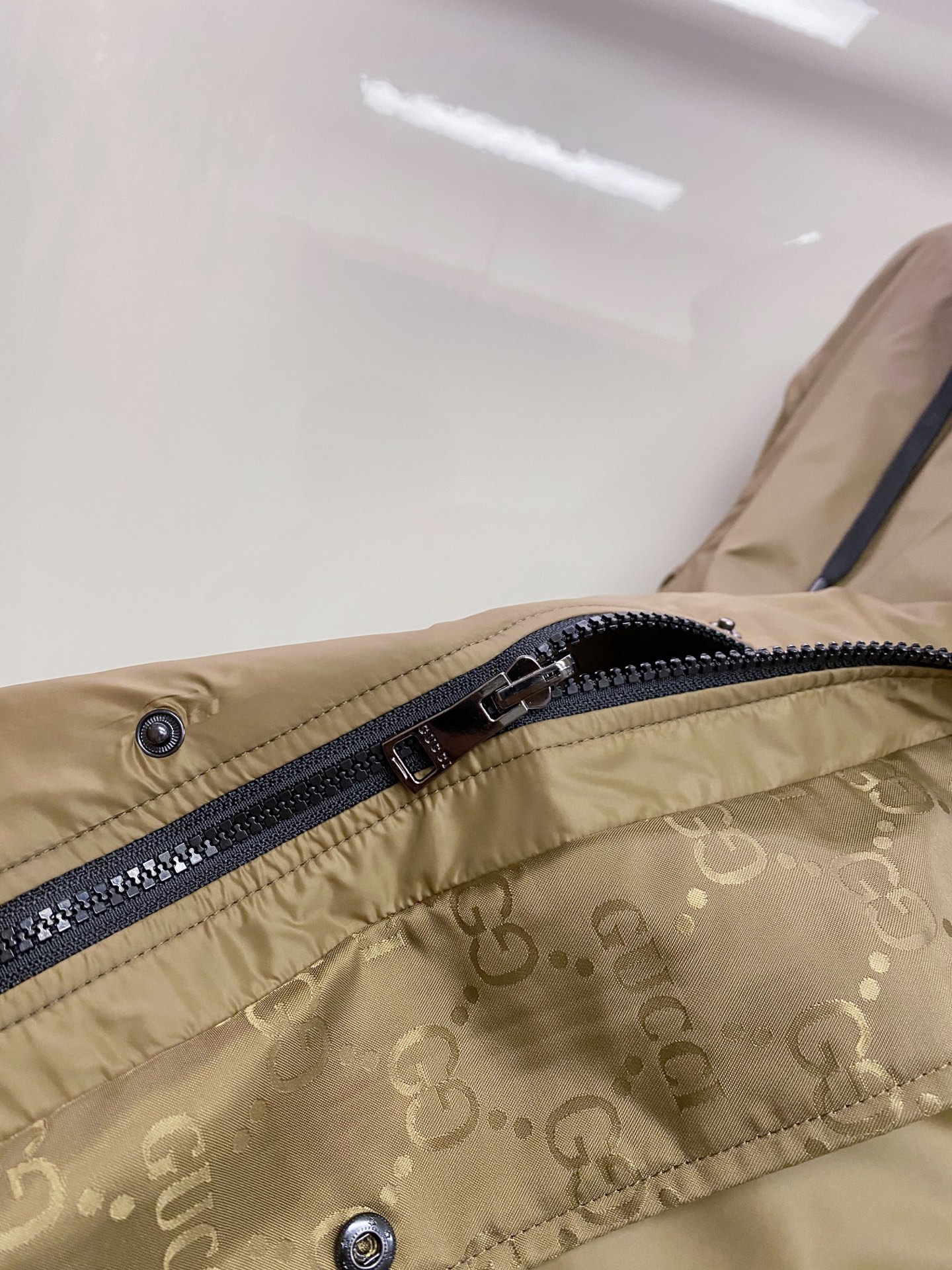 Gucci 古奇 双面穿 2026ss春季新款连帽夹克外套全高端版本！高定专柜面料辅料，透气舒适度高，细